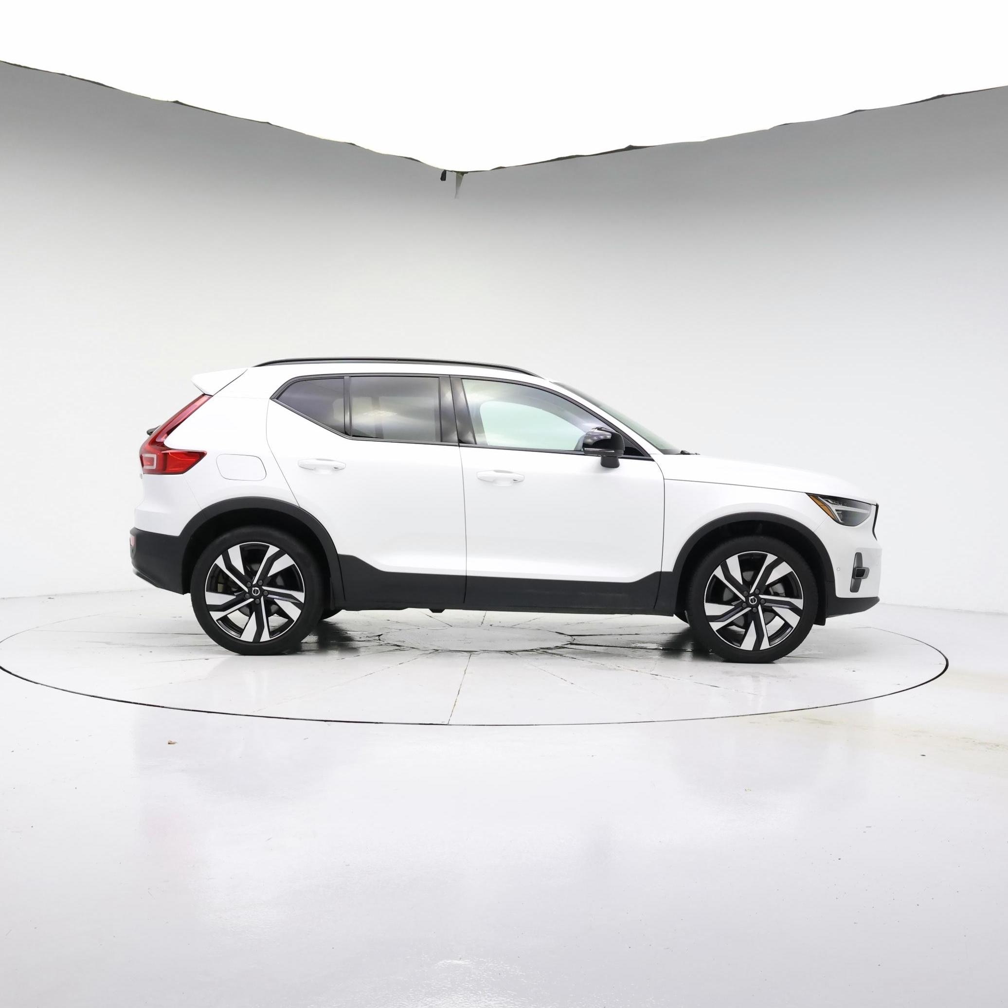 Thumbnail: 2024 Volvo XC40 - 7
