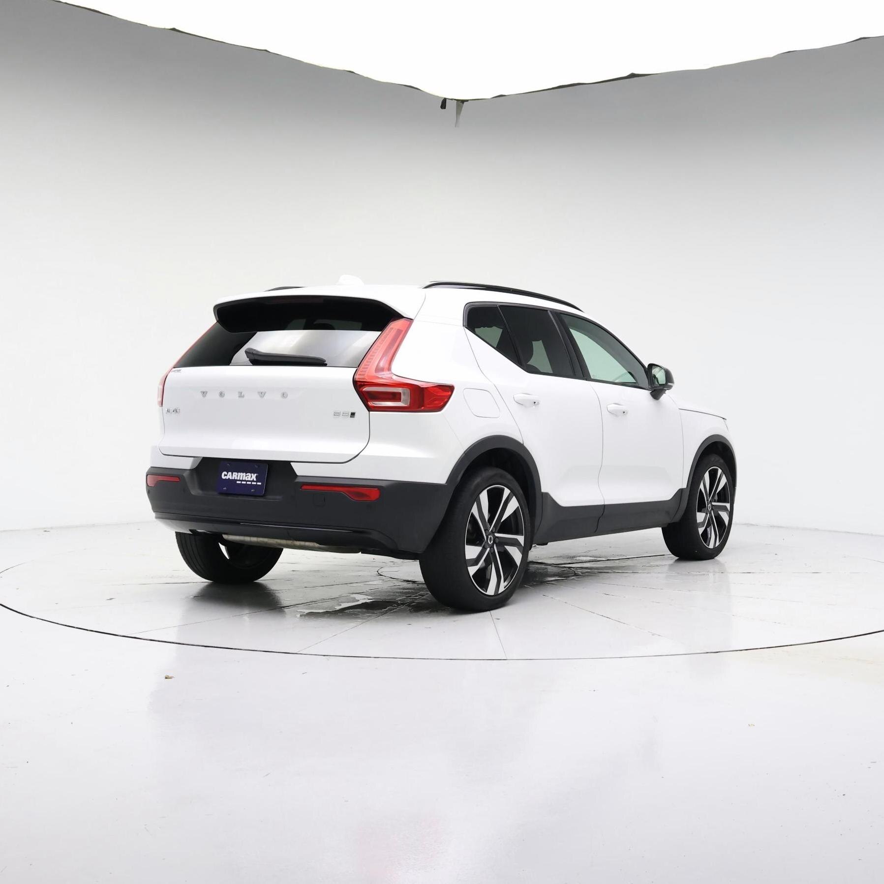 Thumbnail: 2024 Volvo XC40 - 8