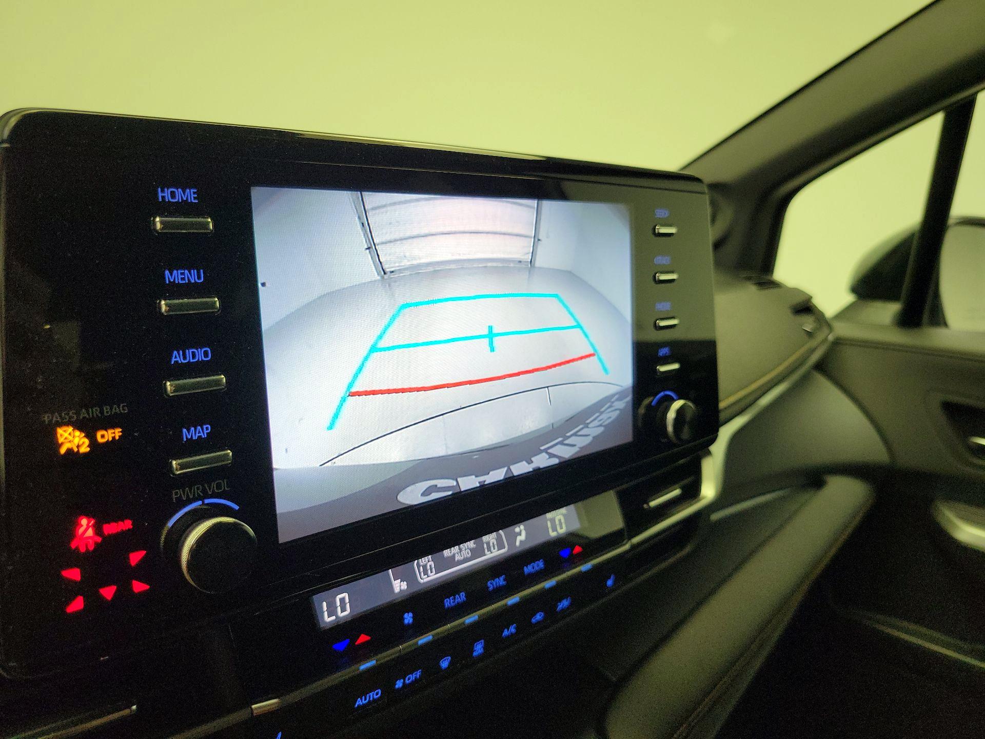 Thumbnail: 2024 Toyota Sienna - 15