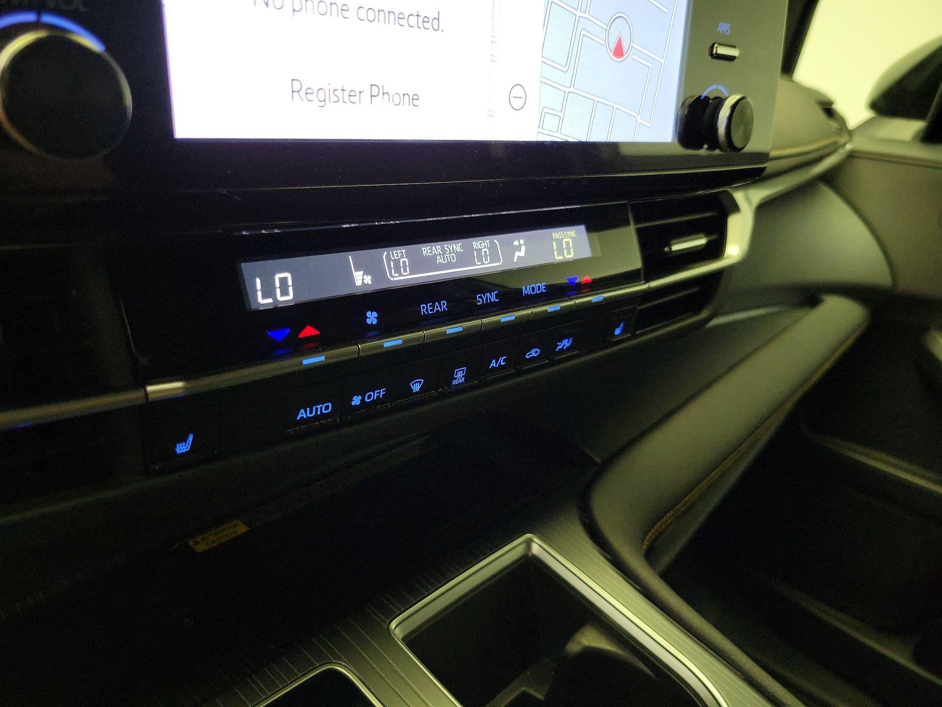 Thumbnail: 2024 Toyota Sienna - 17