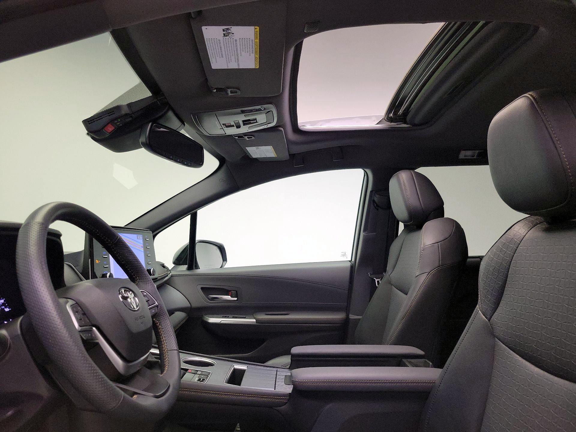 Thumbnail: 2024 Toyota Sienna - 20