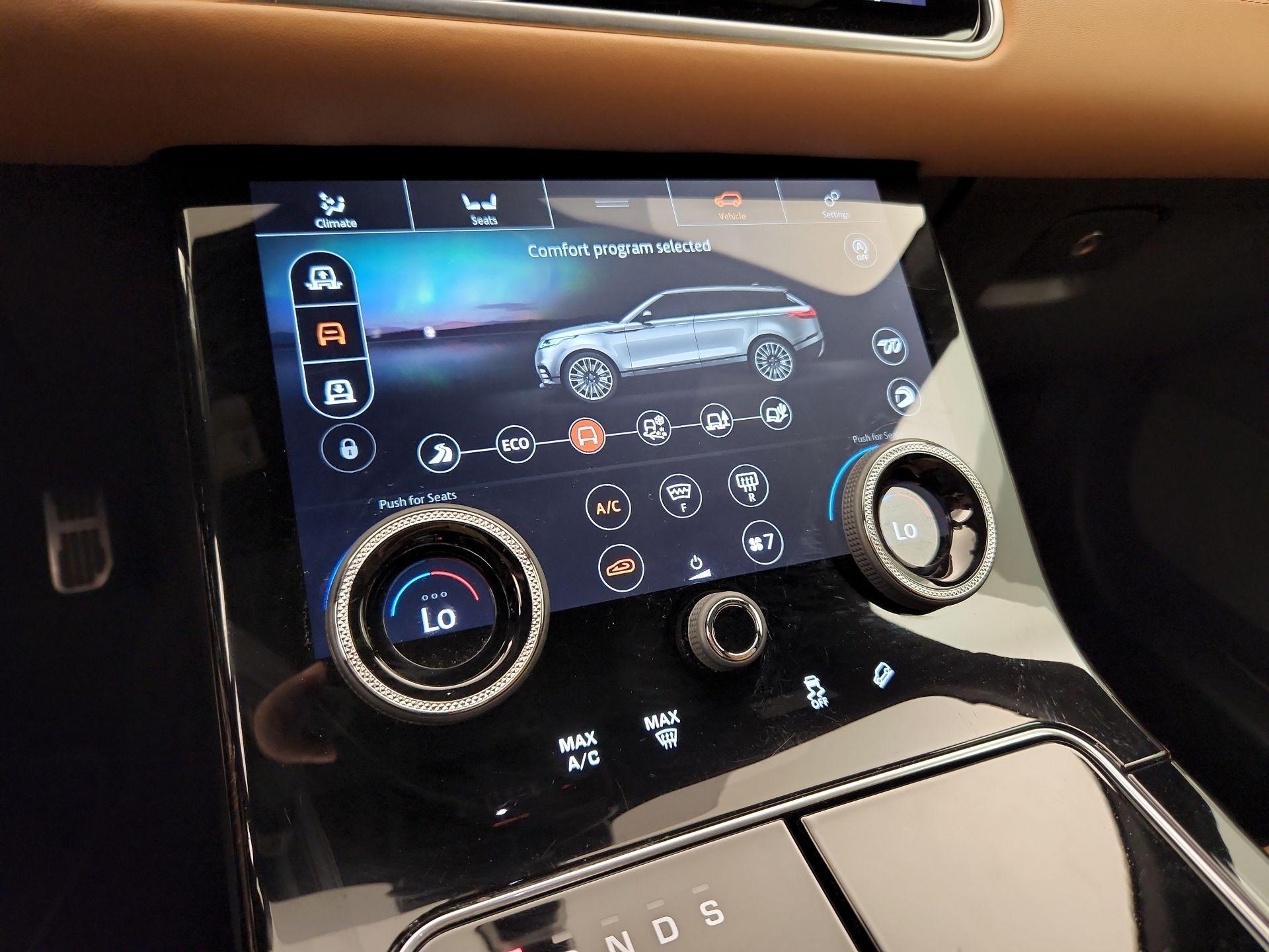 Thumbnail: 2020 Land Rover Range Rover Velar - 17