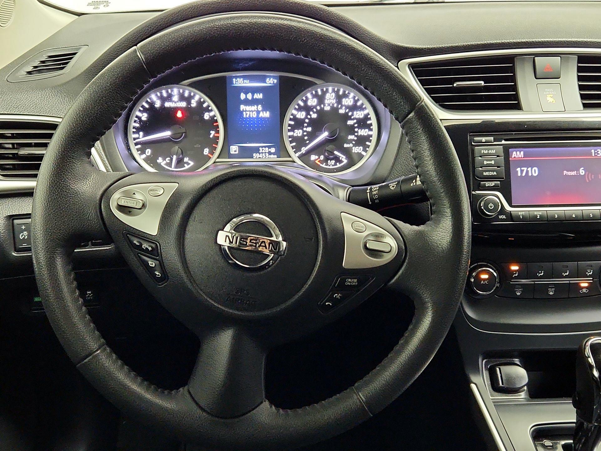 Thumbnail: 2017 Nissan Sentra - 10