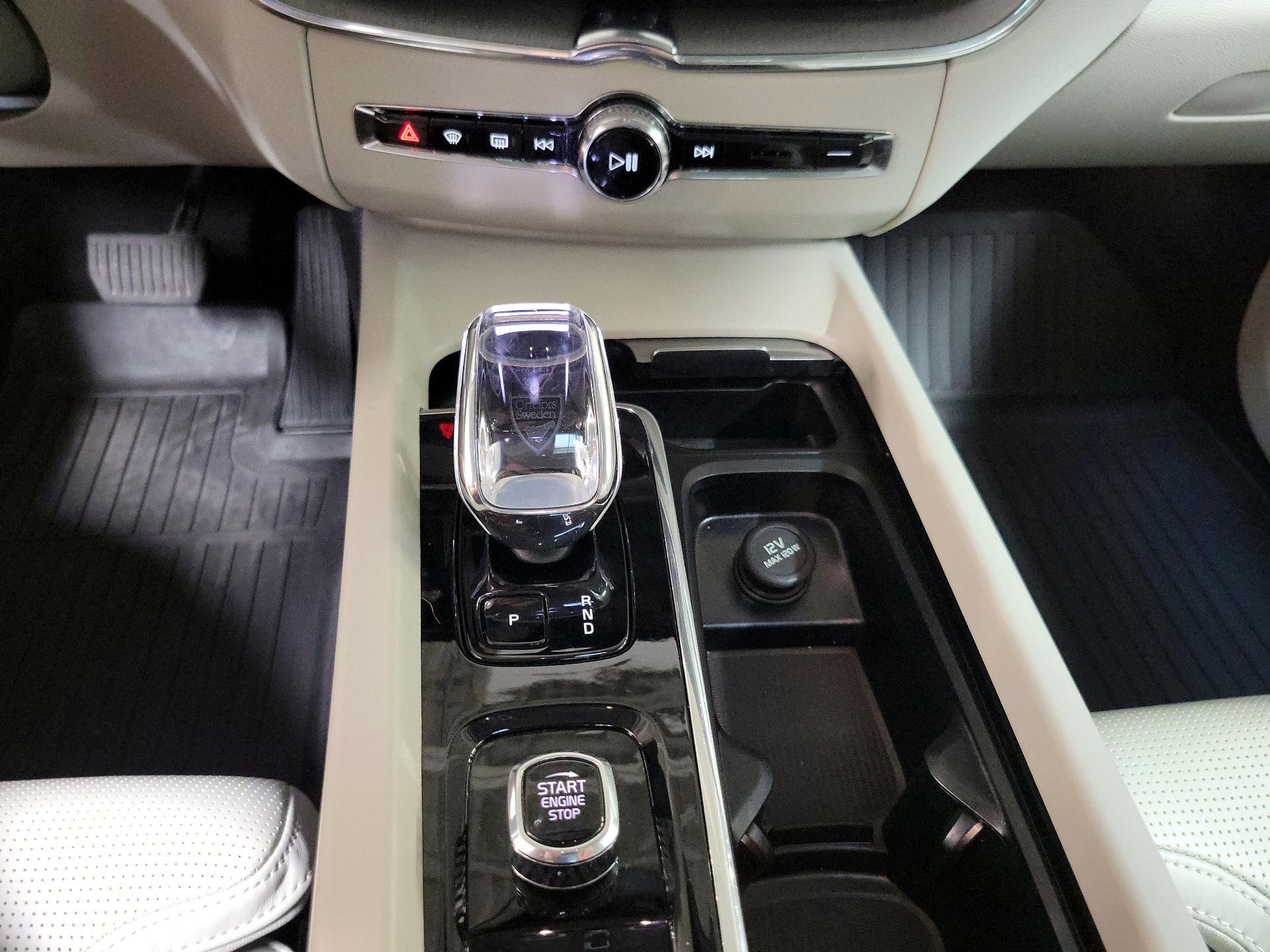 Thumbnail: 2023 Volvo XC60 - 17