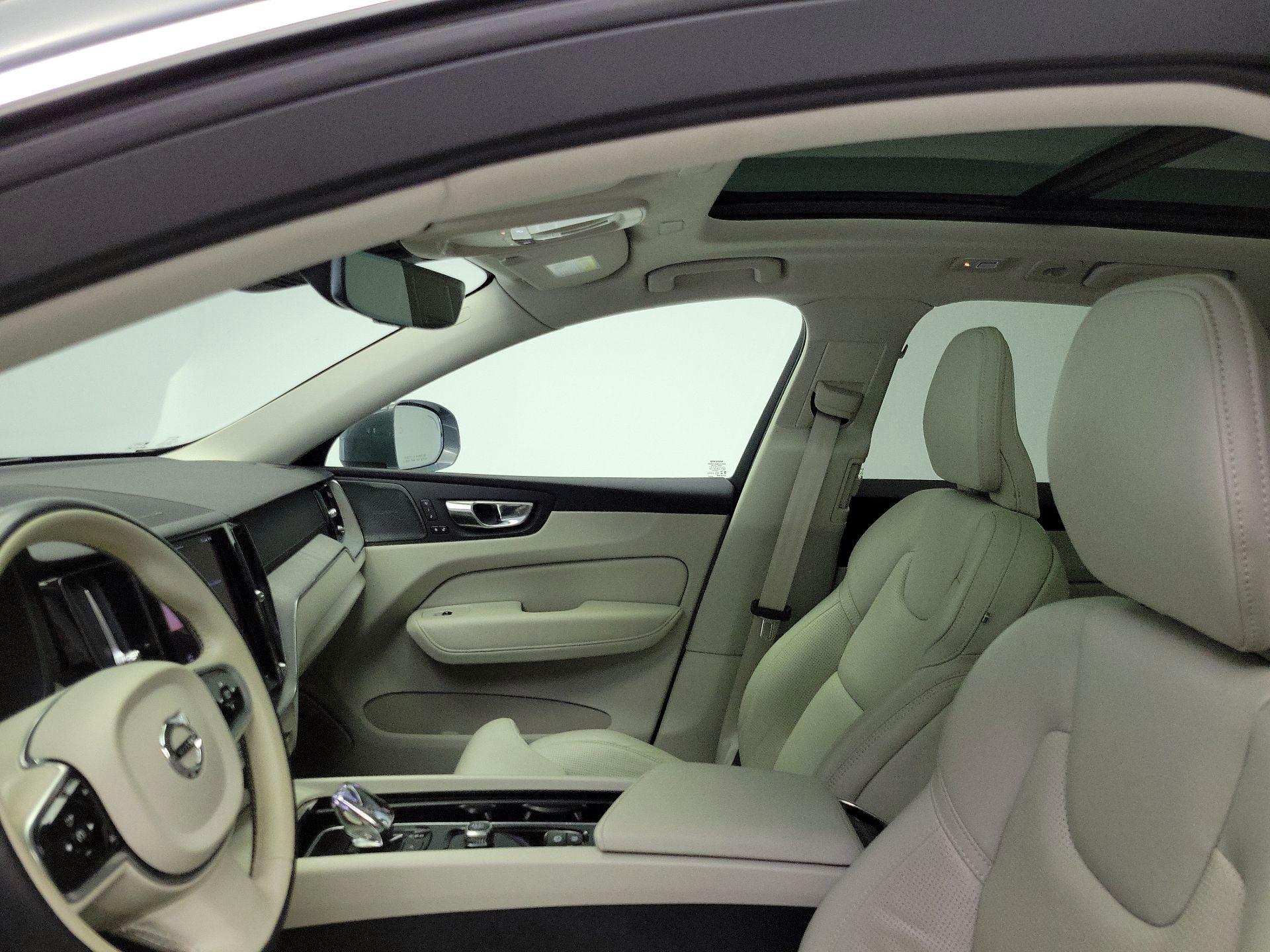 Thumbnail: 2023 Volvo XC60 - 19