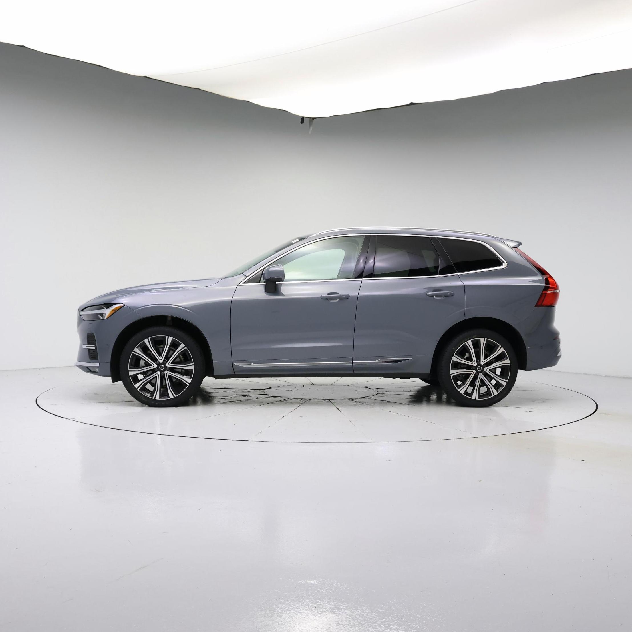 Thumbnail: 2023 Volvo XC60 - 3