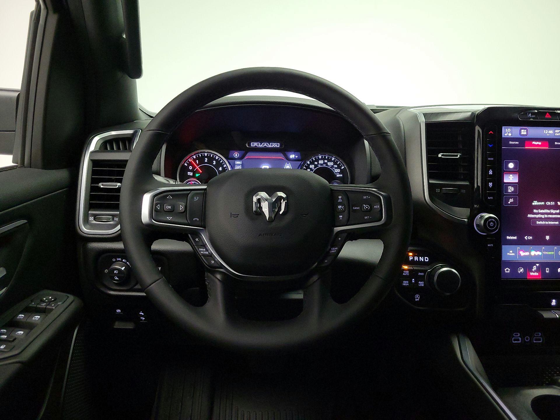 Thumbnail: 2025 RAM 1500 - 10