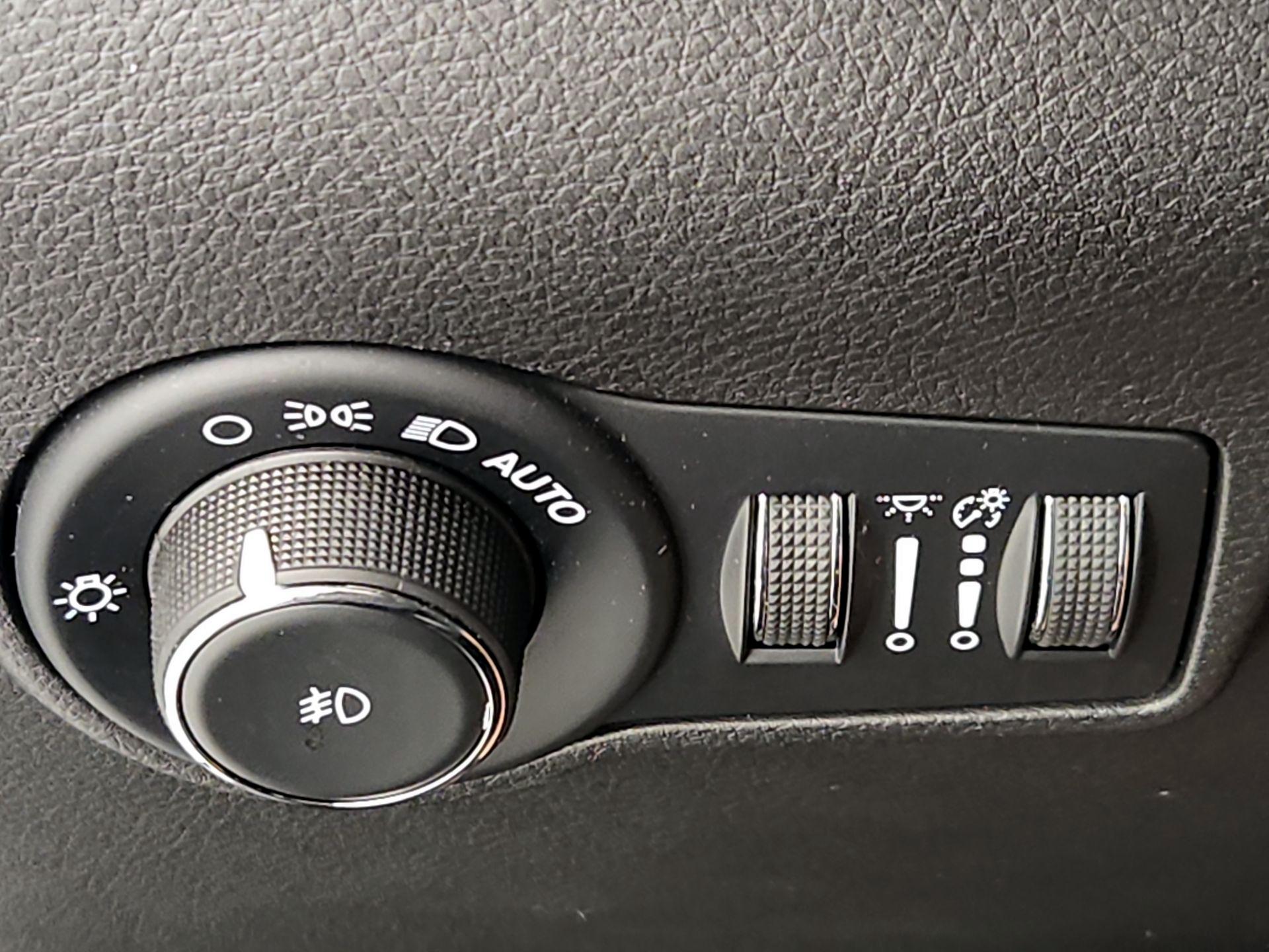 Thumbnail: 2023 Jeep Compass - 13