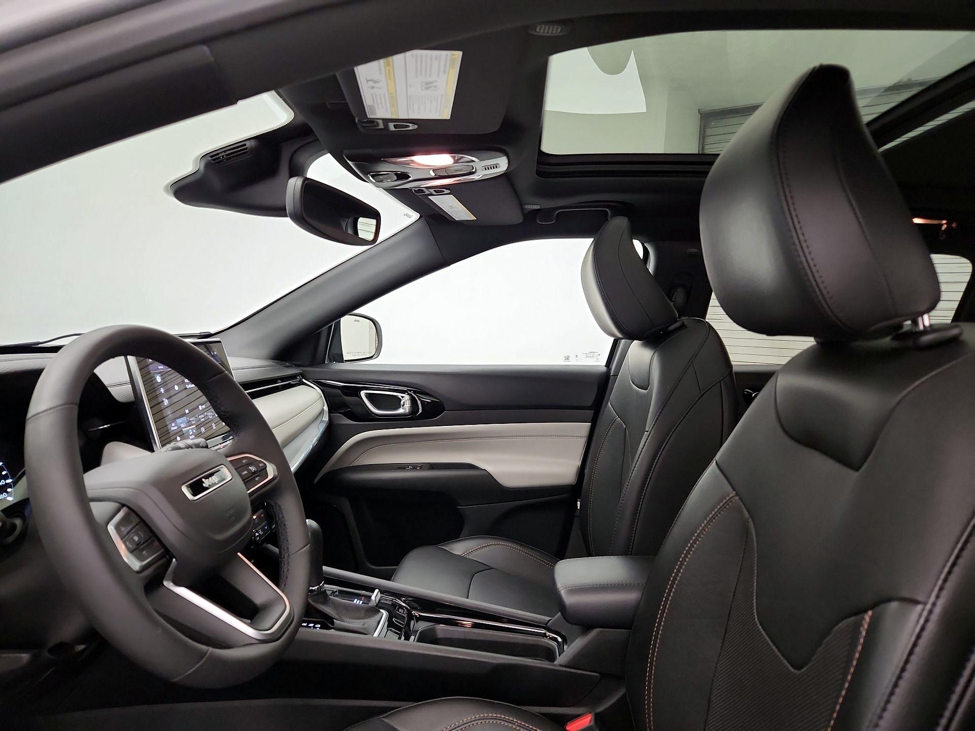 Thumbnail: 2023 Jeep Compass - 19