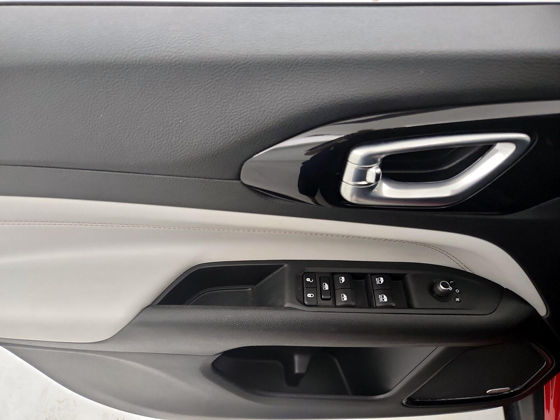 Thumbnail: 2023 Jeep Compass - 12