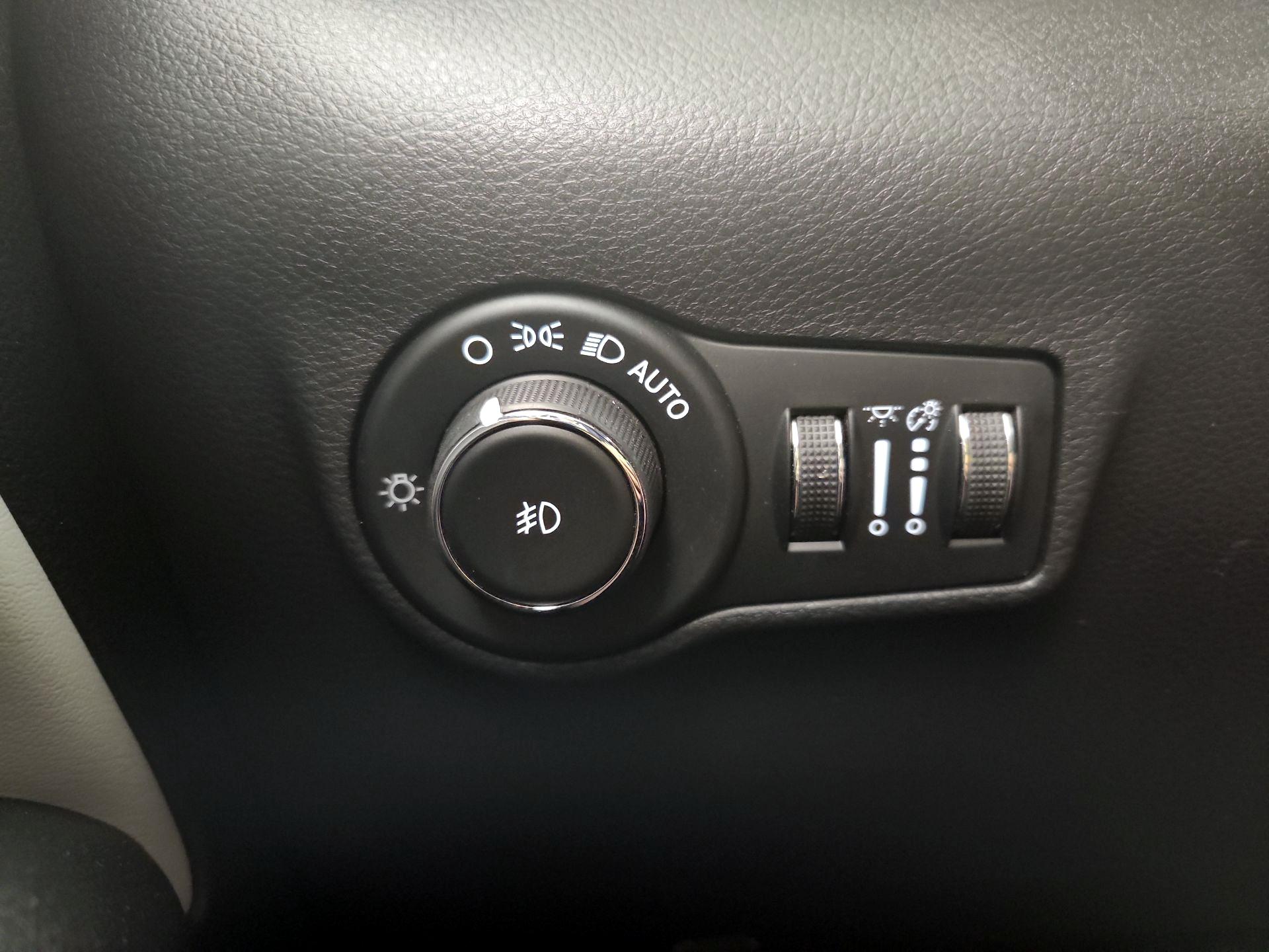 Thumbnail: 2023 Jeep Compass - 13
