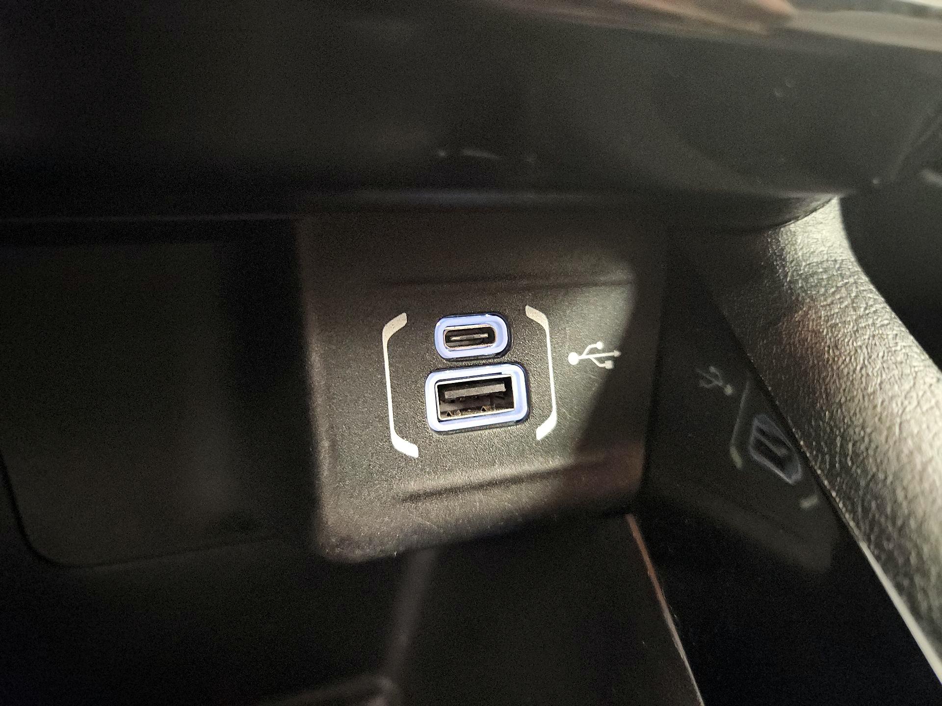 Thumbnail: 2023 Jeep Compass - 18