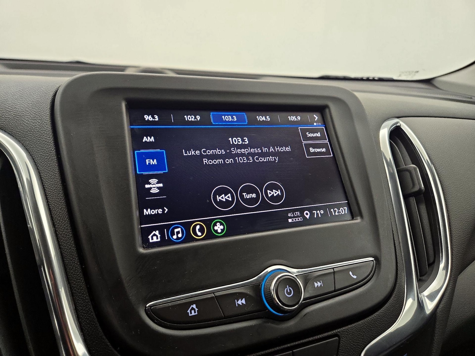2023 Chevrolet Equinox LT - Photo 16