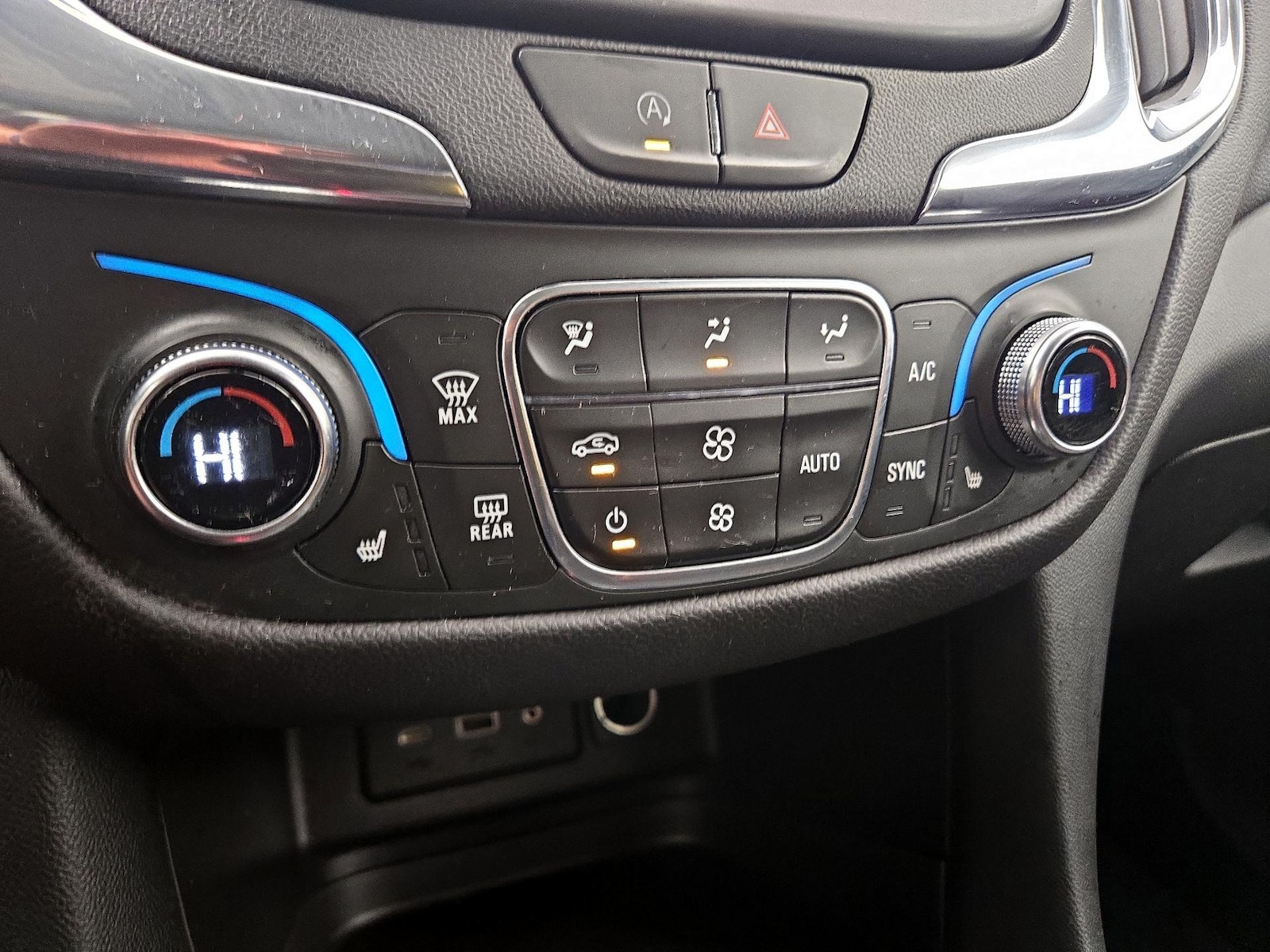 2023 Chevrolet Equinox LT - Photo 17