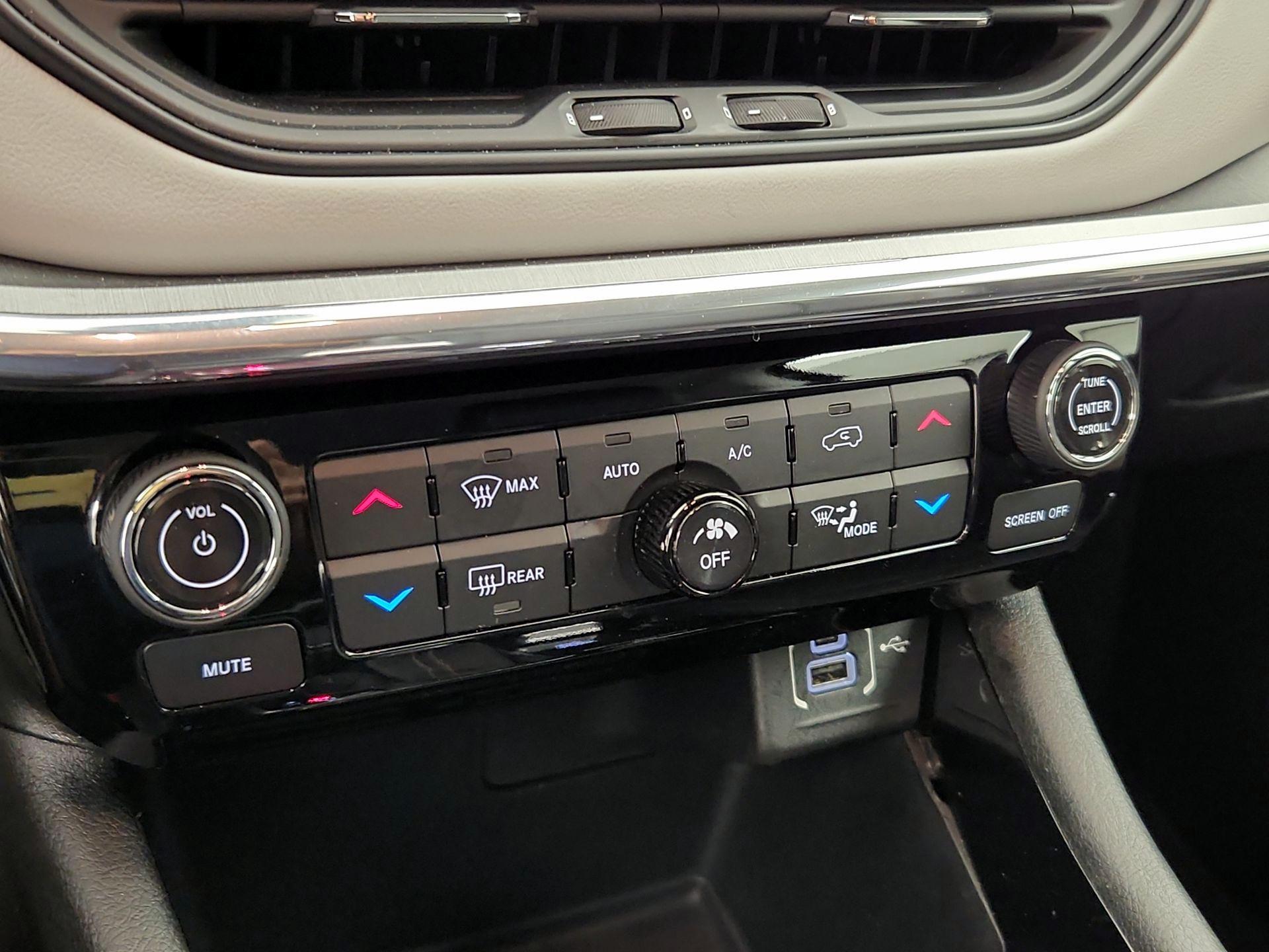 Thumbnail: 2022 Jeep Compass - 16