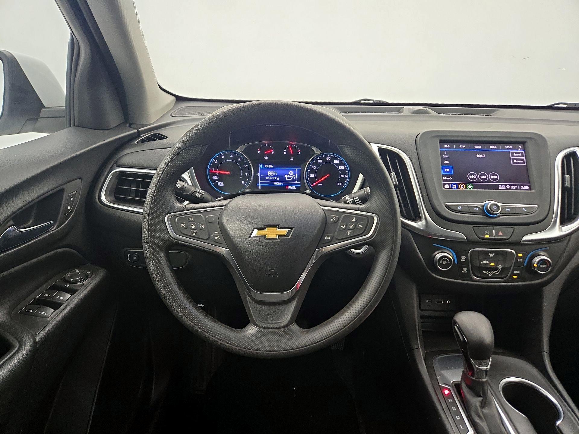 Thumbnail: 2022 Chevrolet Equinox - 10