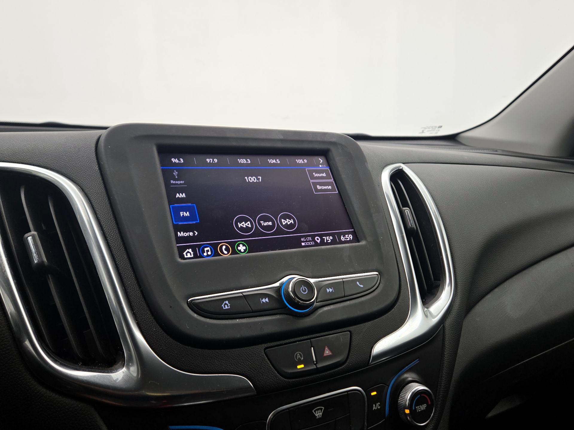 Thumbnail: 2022 Chevrolet Equinox - 15