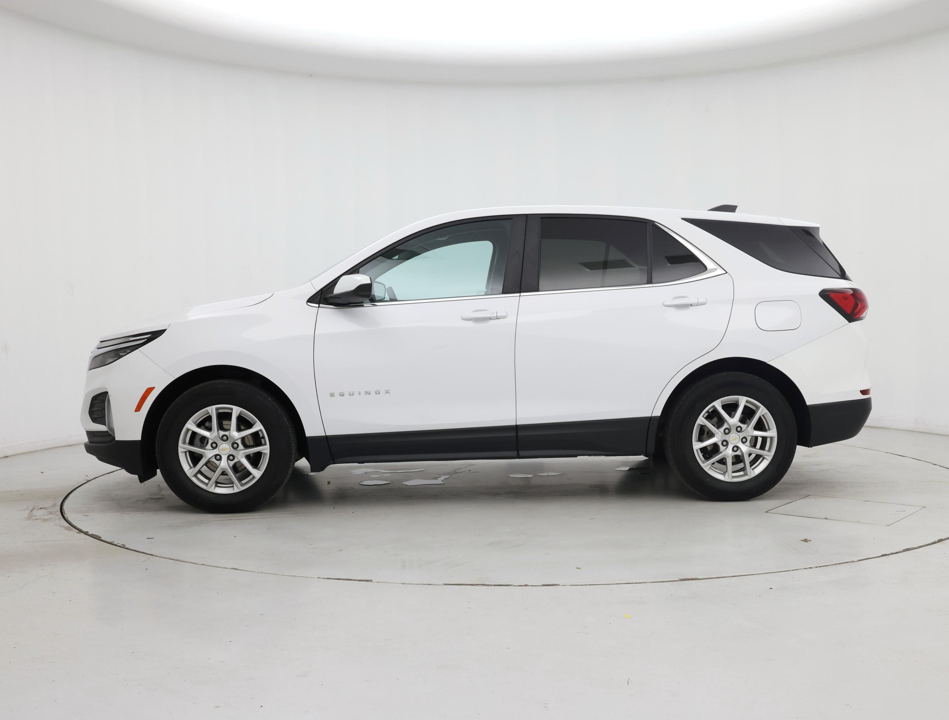 Thumbnail: 2022 Chevrolet Equinox - 3