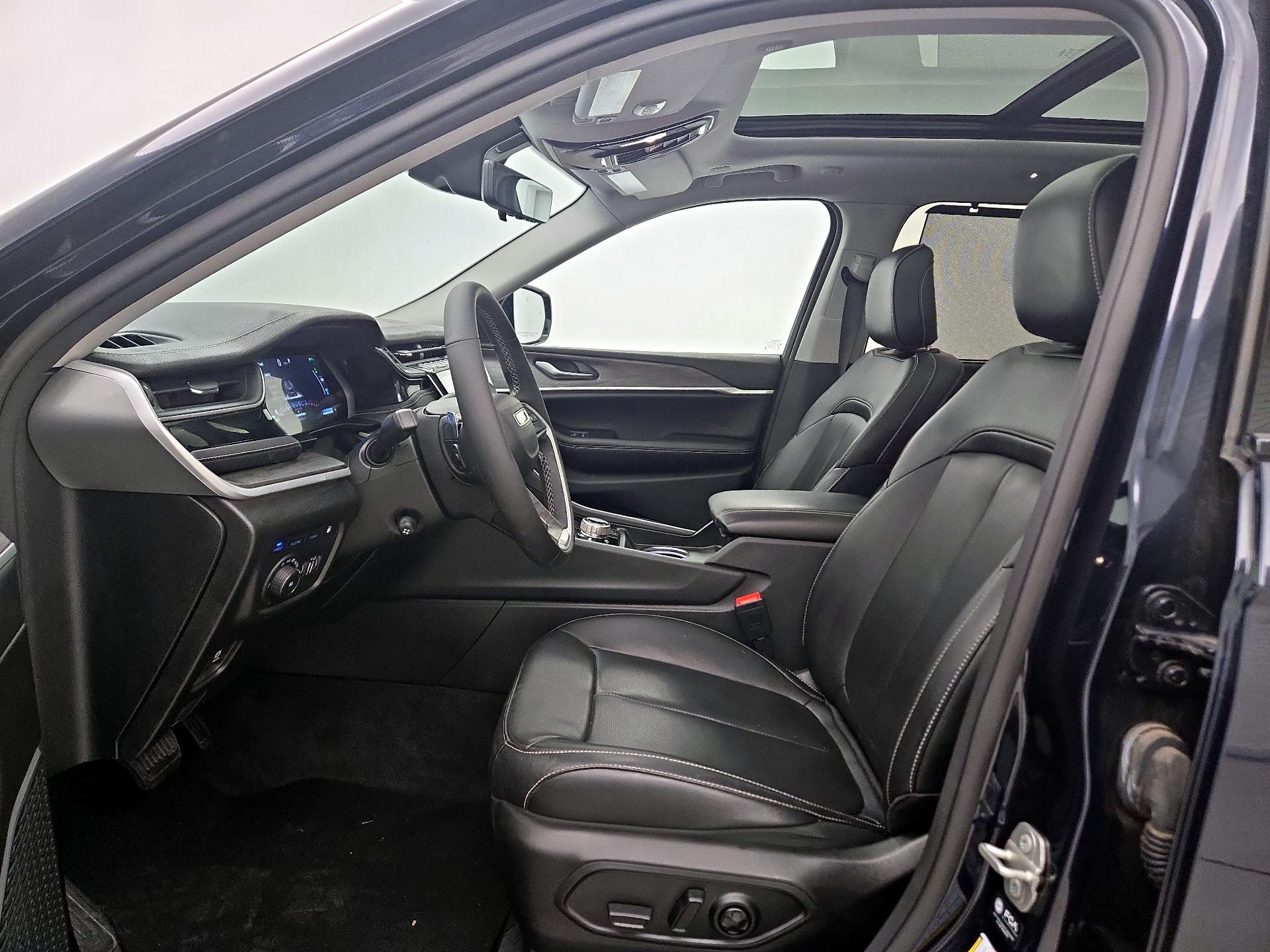 Thumbnail: 2023 Jeep Grand Cherokee - 11