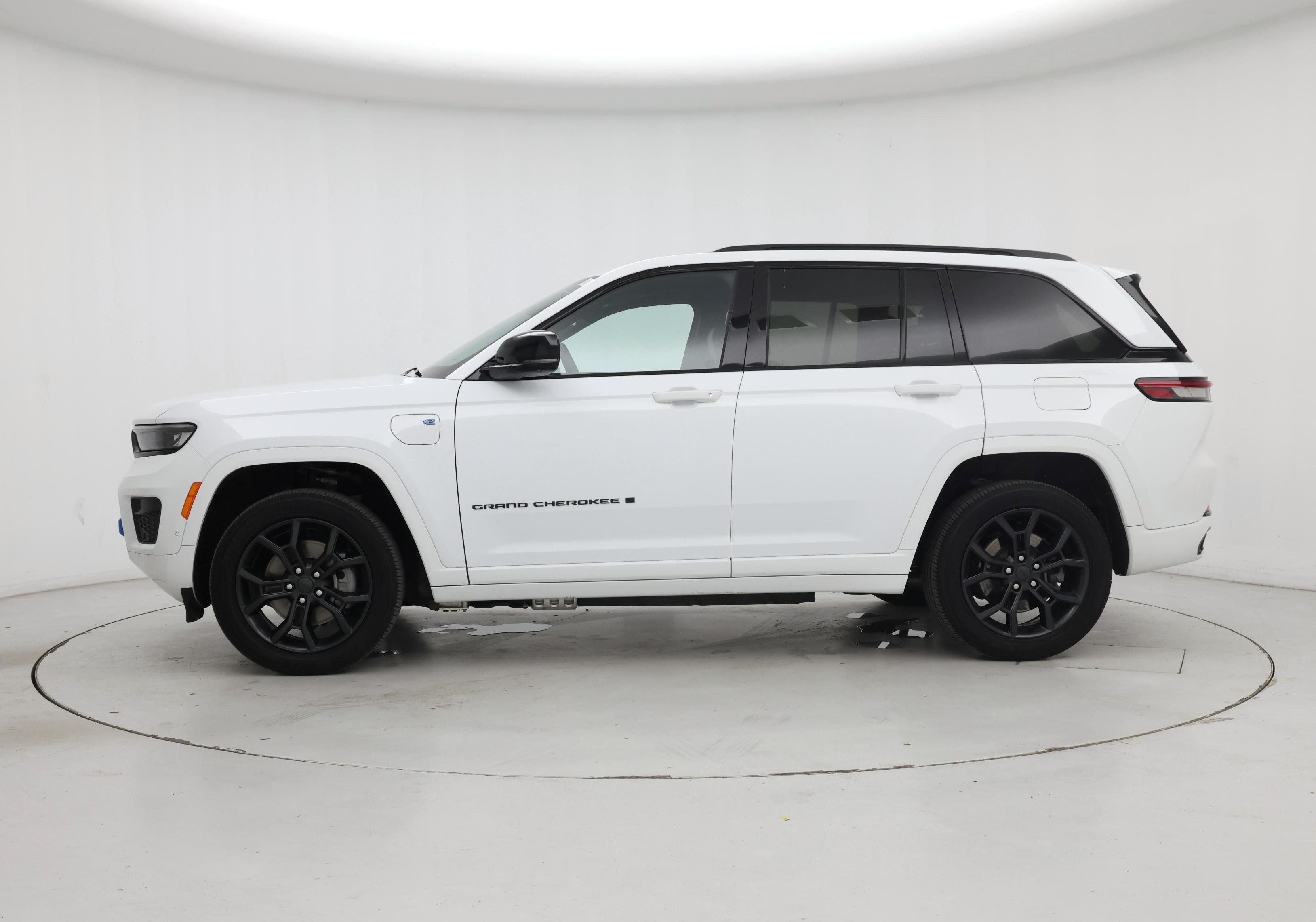 Thumbnail: 2025 Jeep Grand Cherokee - 3