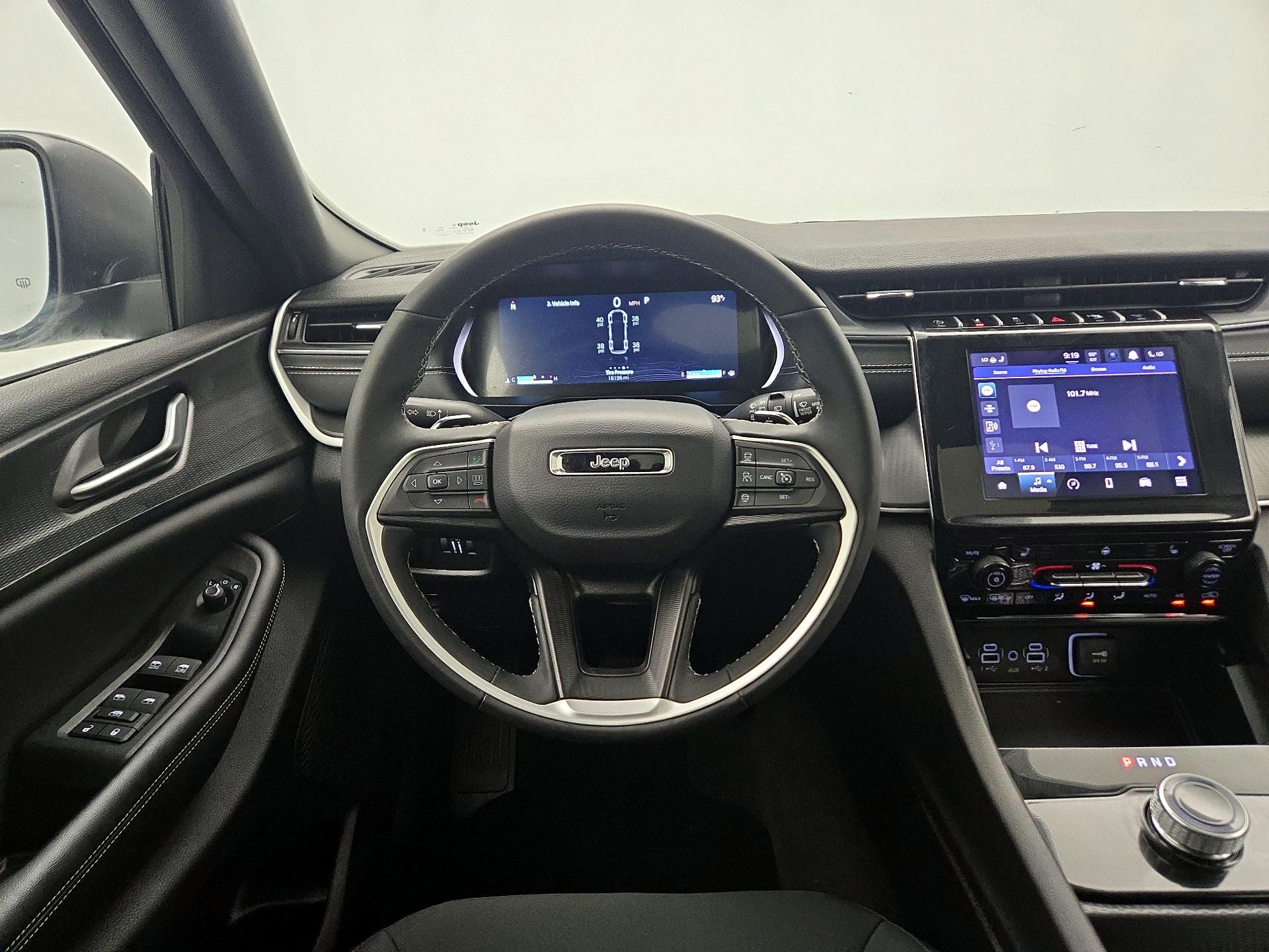 Thumbnail: 2024 Jeep Grand Cherokee L - 10
