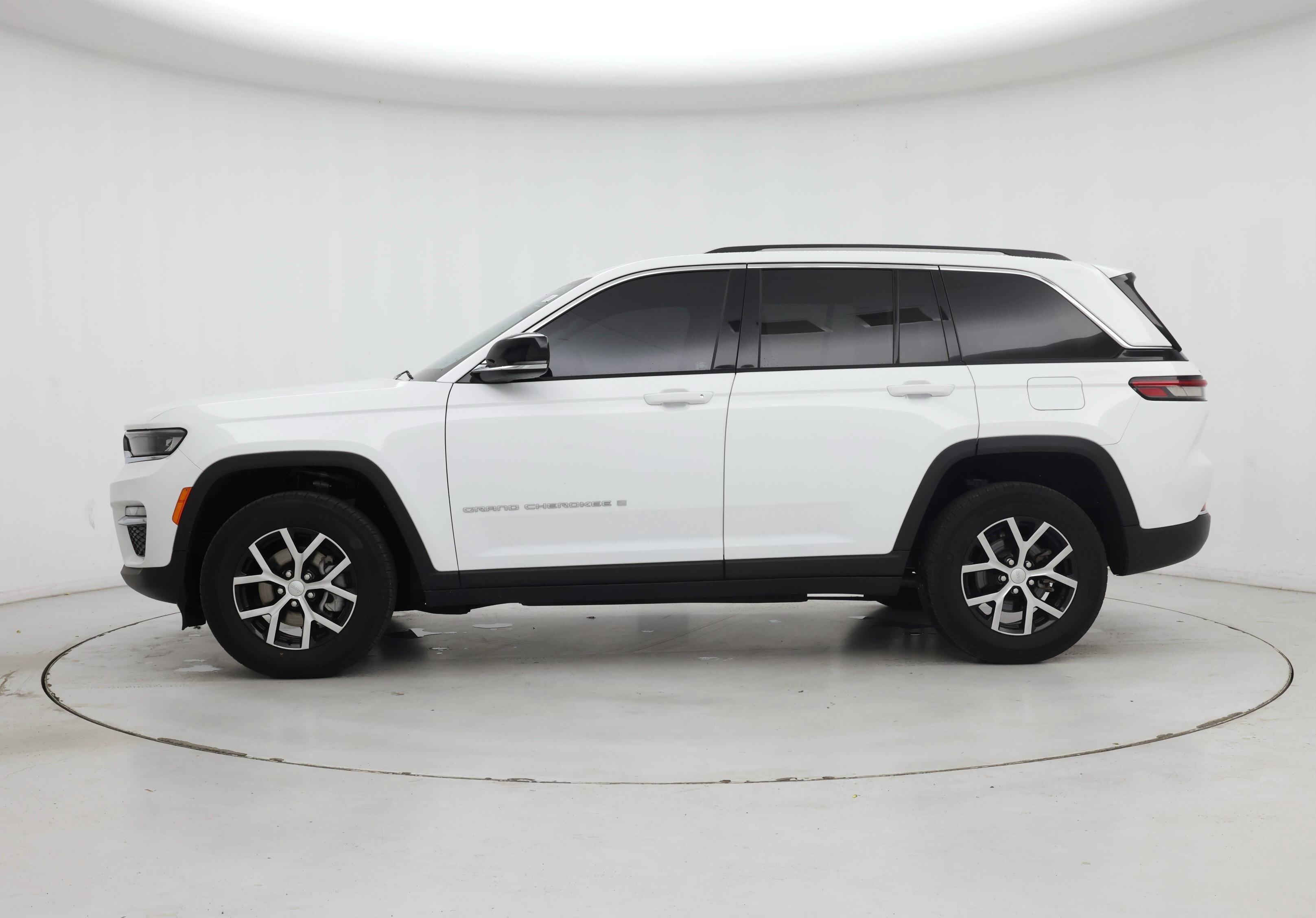 Thumbnail: 2024 Jeep Grand Cherokee - 3
