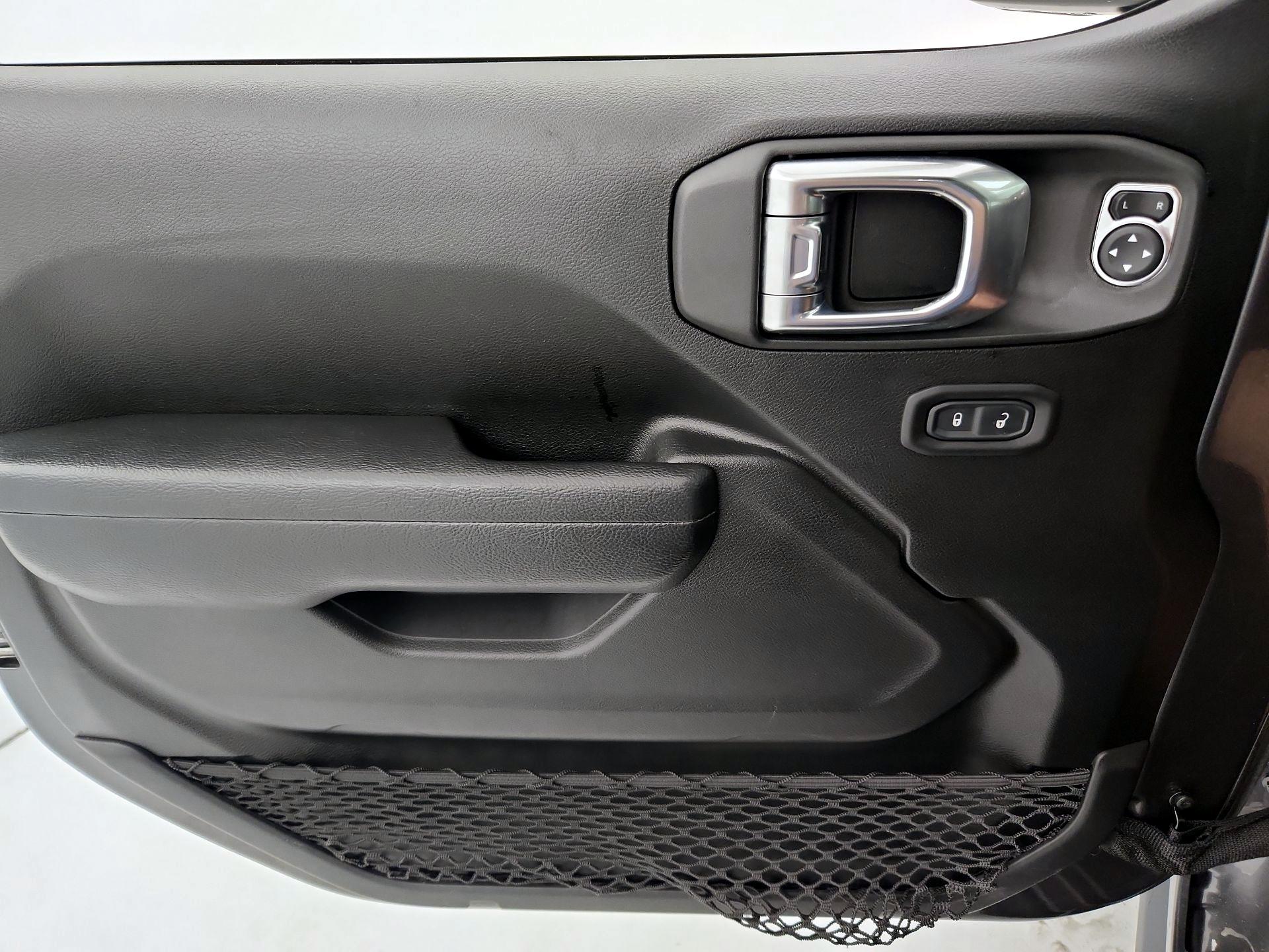 Thumbnail: 2022 Jeep Wrangler - 12