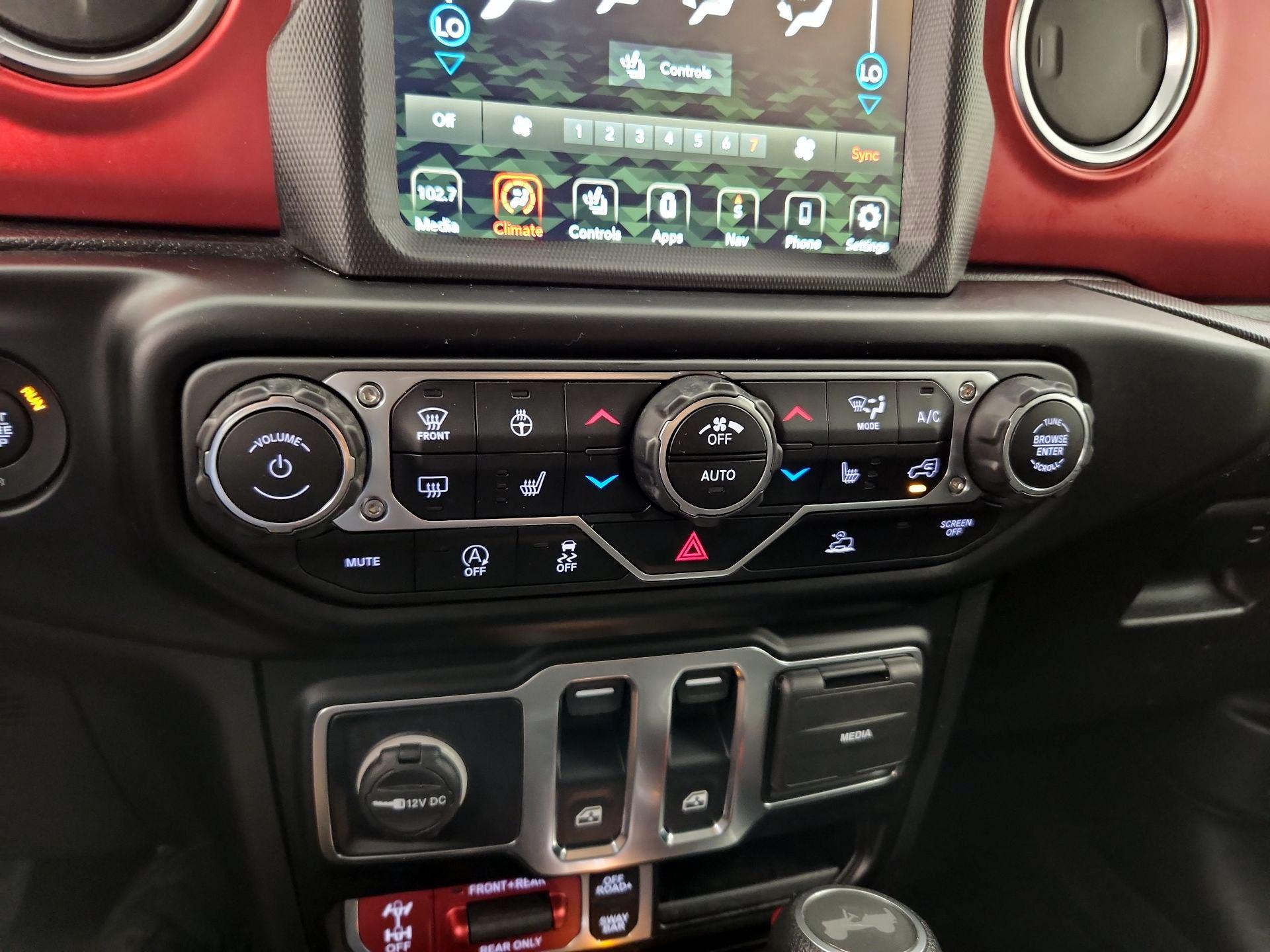 Thumbnail: 2022 Jeep Wrangler - 17