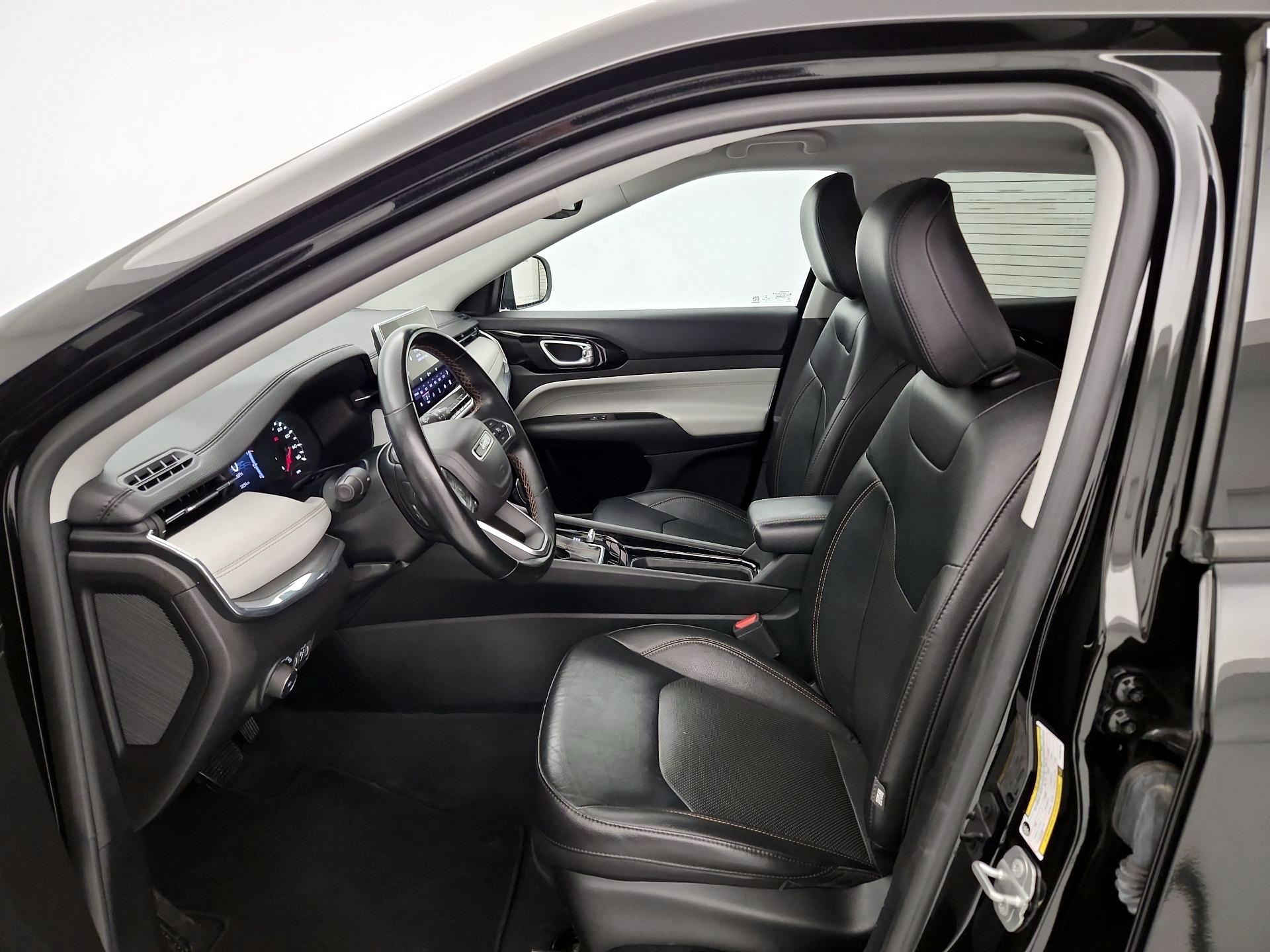 Thumbnail: 2022 Jeep Compass - 11