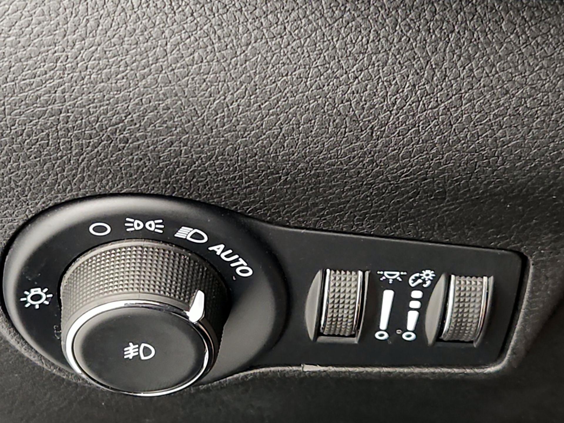 Thumbnail: 2022 Jeep Compass - 13