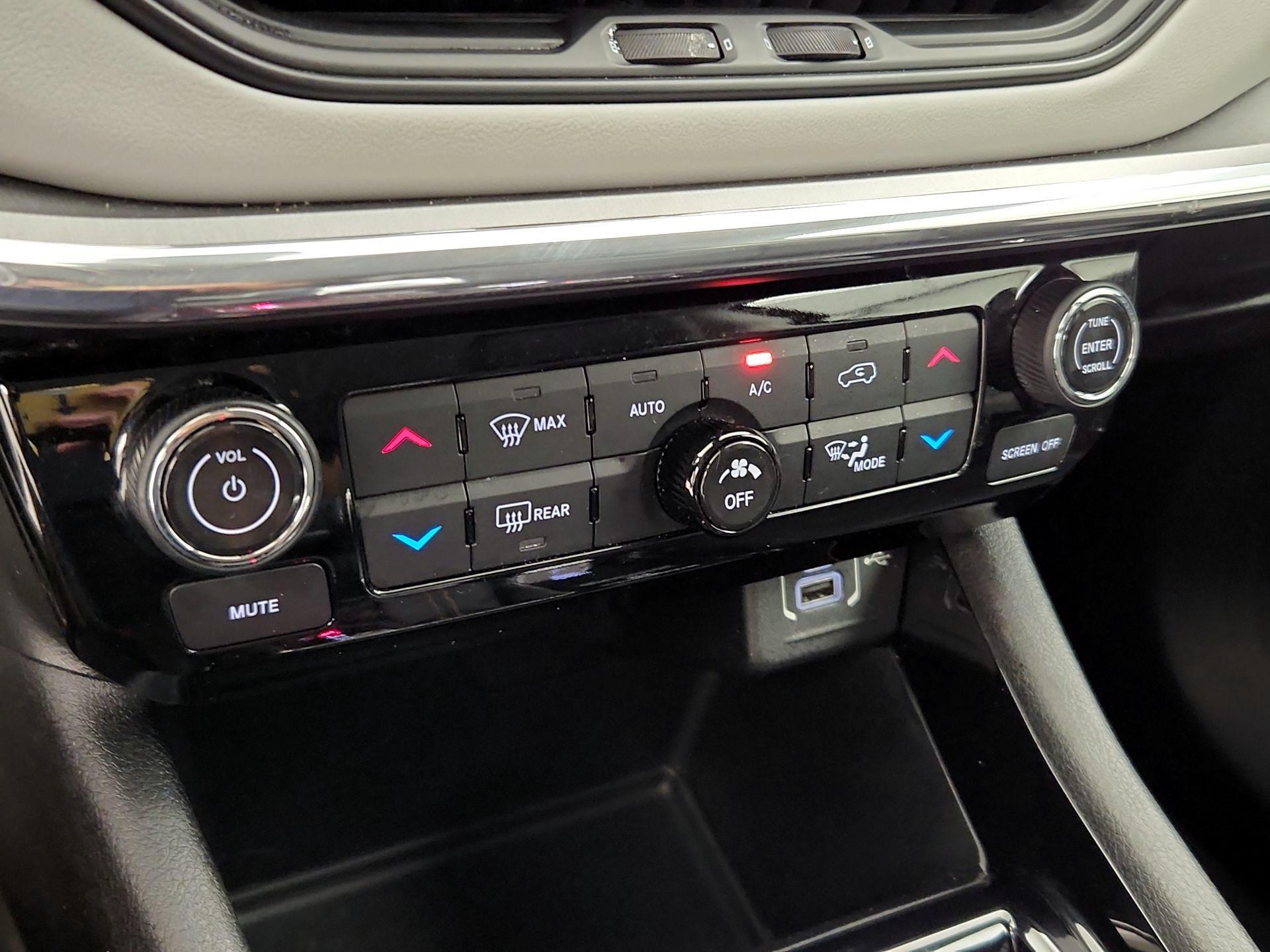 Thumbnail: 2022 Jeep Compass - 16