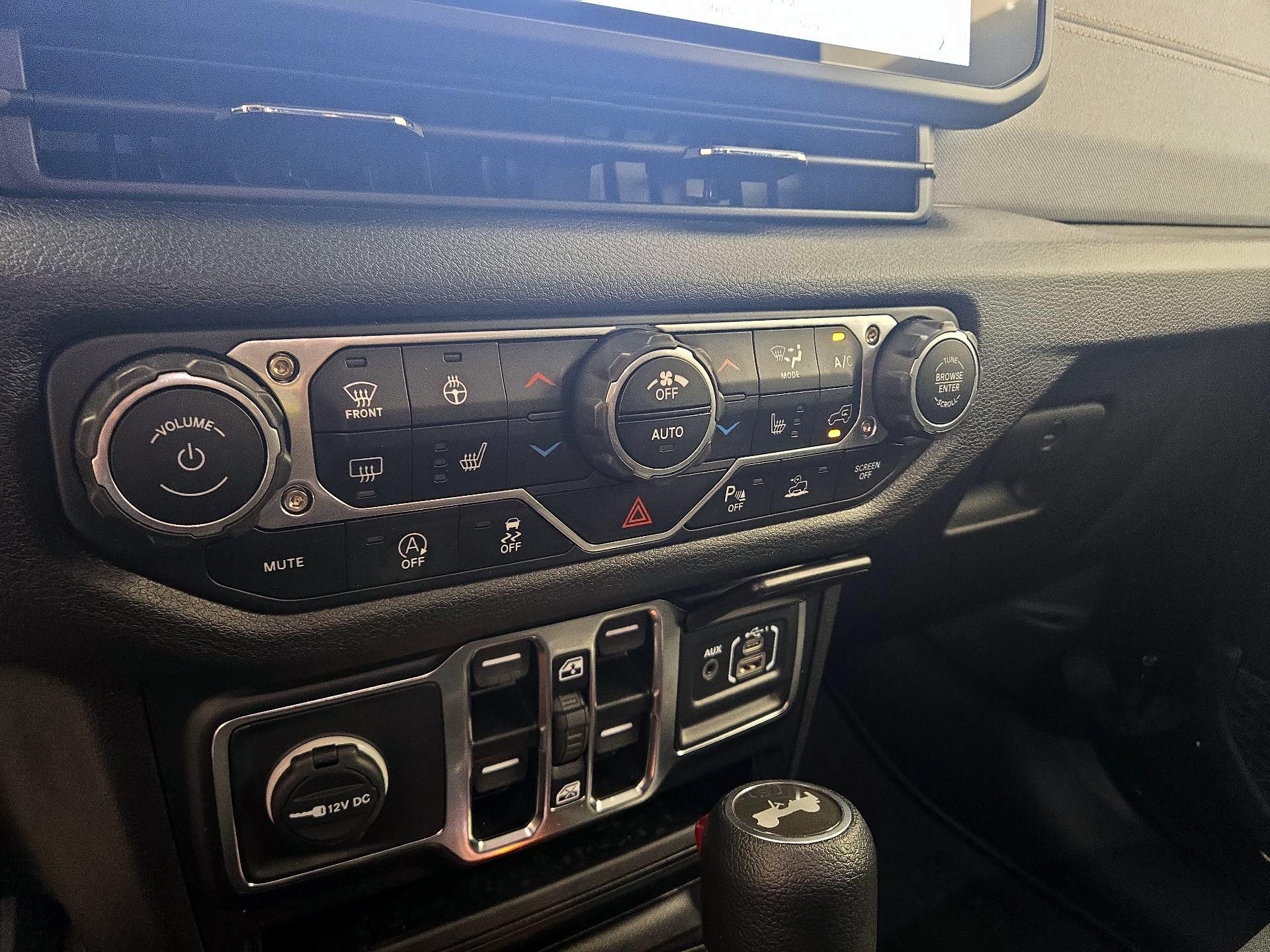 Thumbnail: 2024 Jeep Wrangler - 16