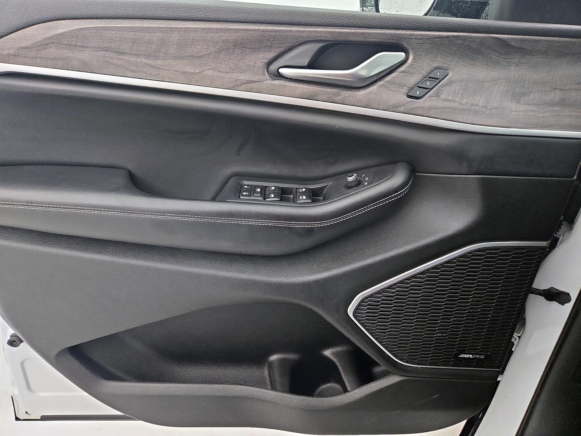 Thumbnail: 2022 Jeep Grand Cherokee - 12
