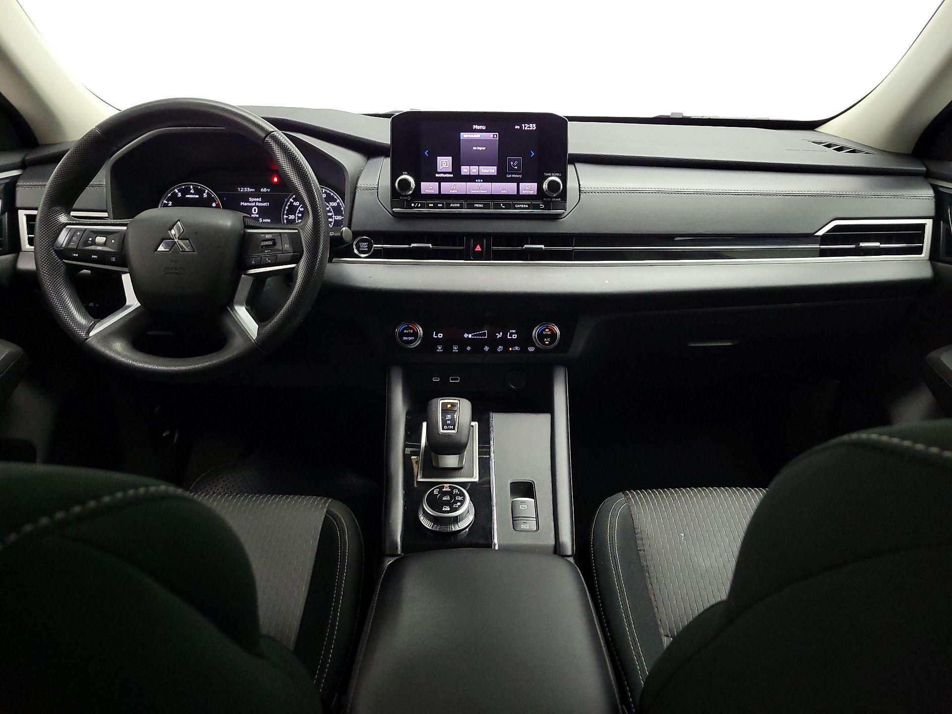 Thumbnail: 2022 Mitsubishi Outlander - 9