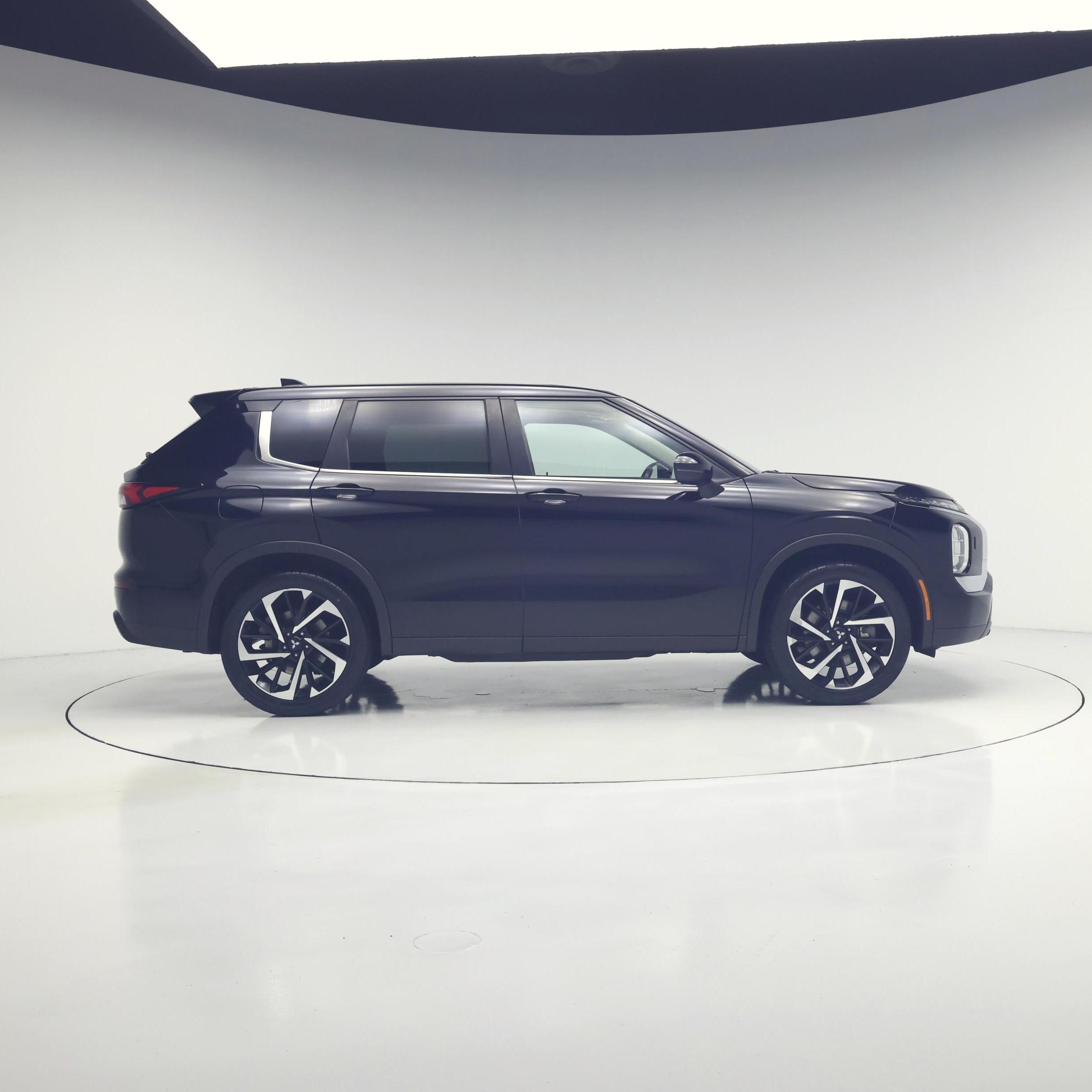 Thumbnail: 2022 Mitsubishi Outlander - 7