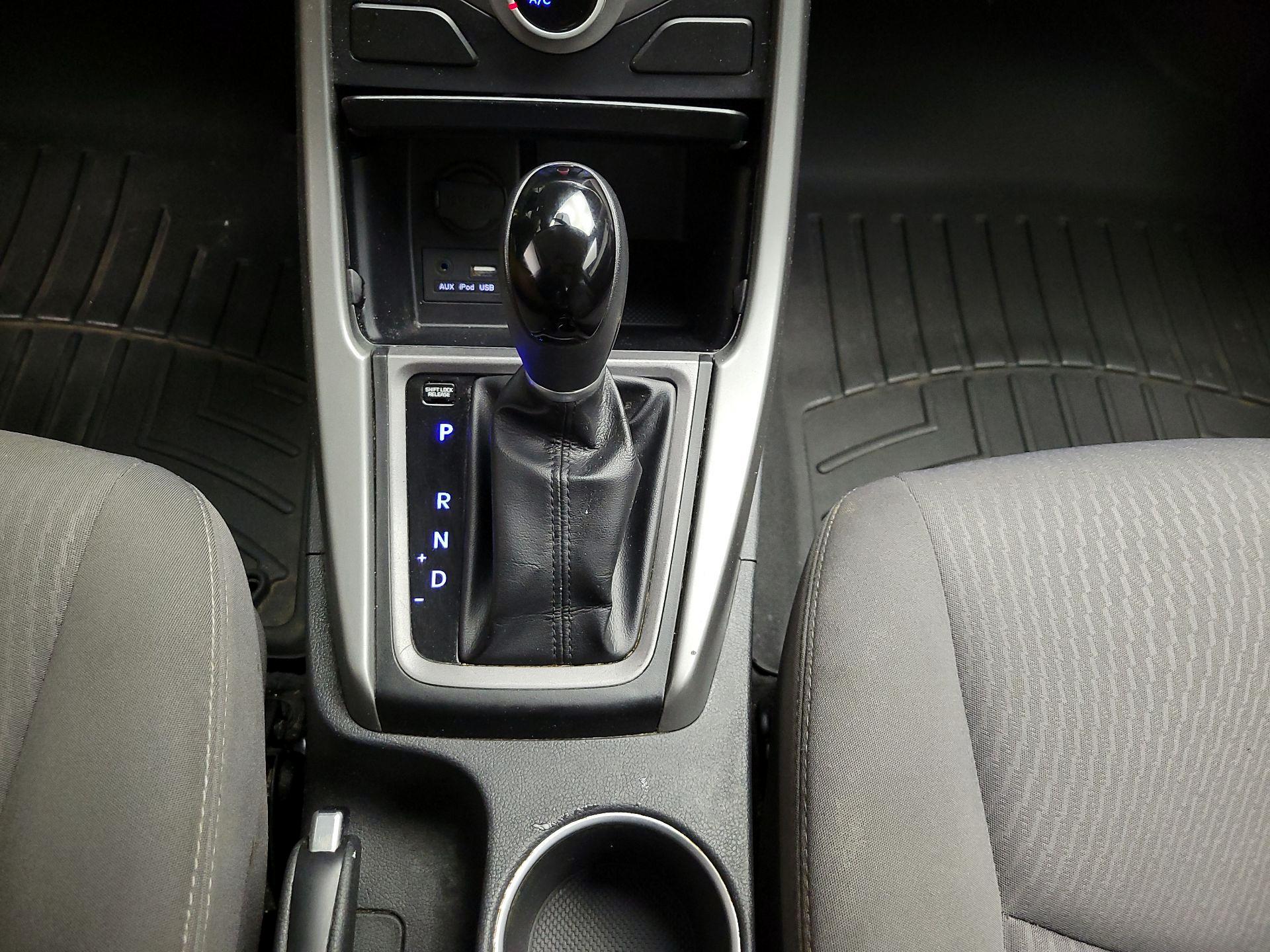 Thumbnail: 2016 Hyundai Elantra - 16