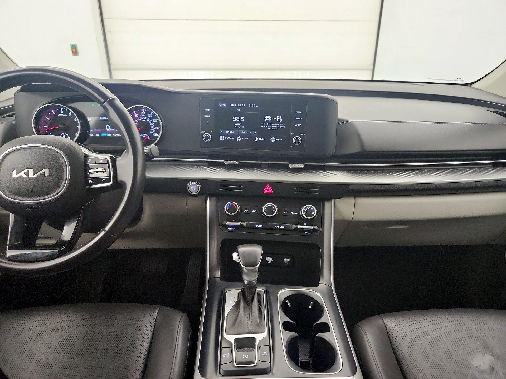 Thumbnail: 2023 Kia Carnival - 9