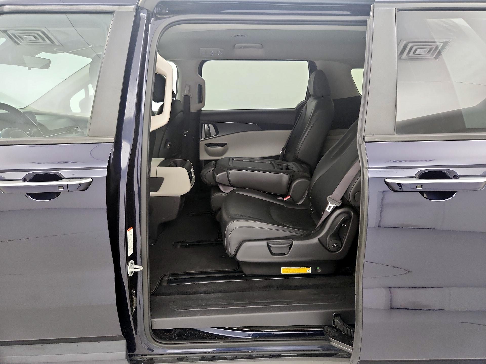 Thumbnail: 2023 Kia Carnival - 19