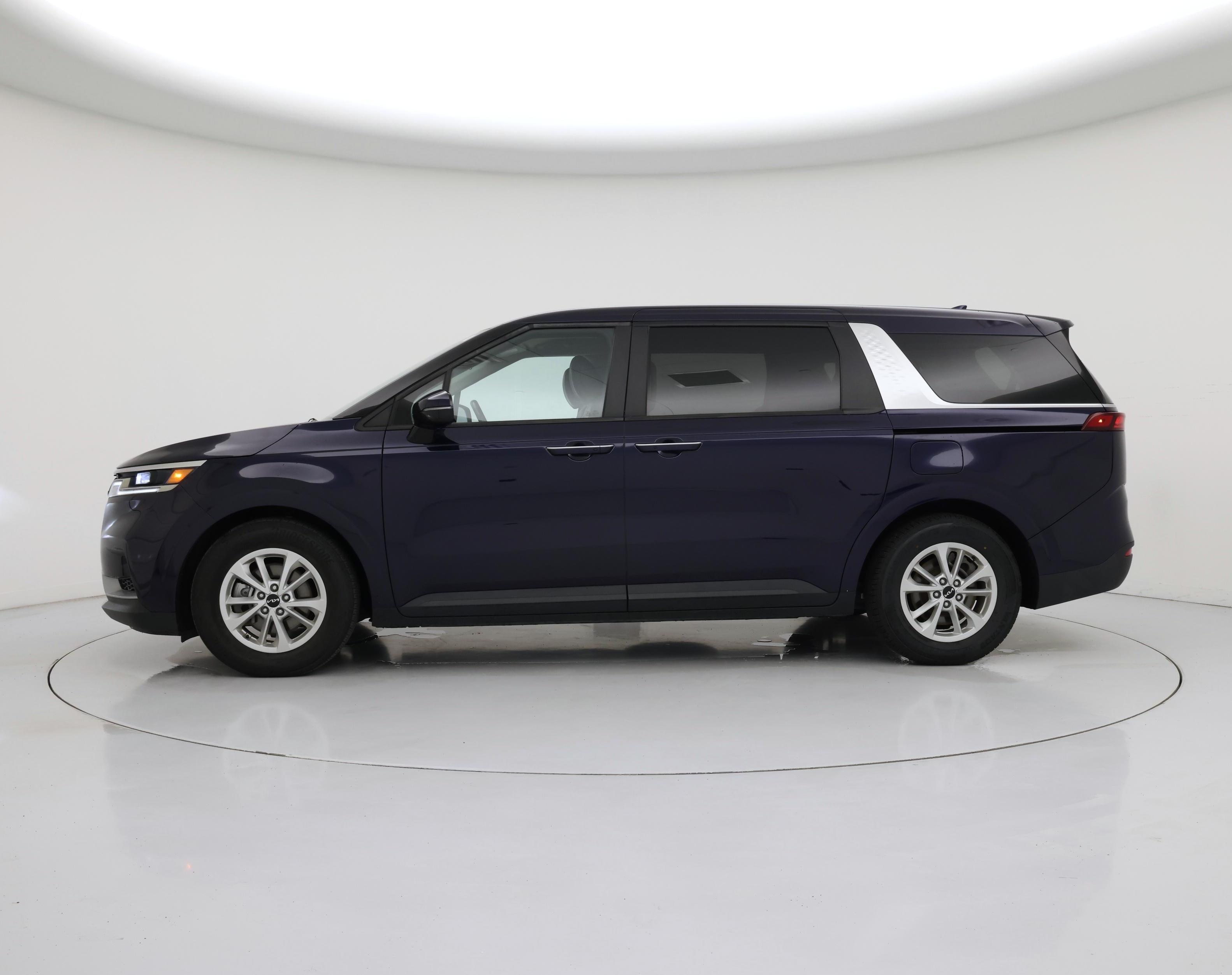 Thumbnail: 2023 Kia Carnival - 3