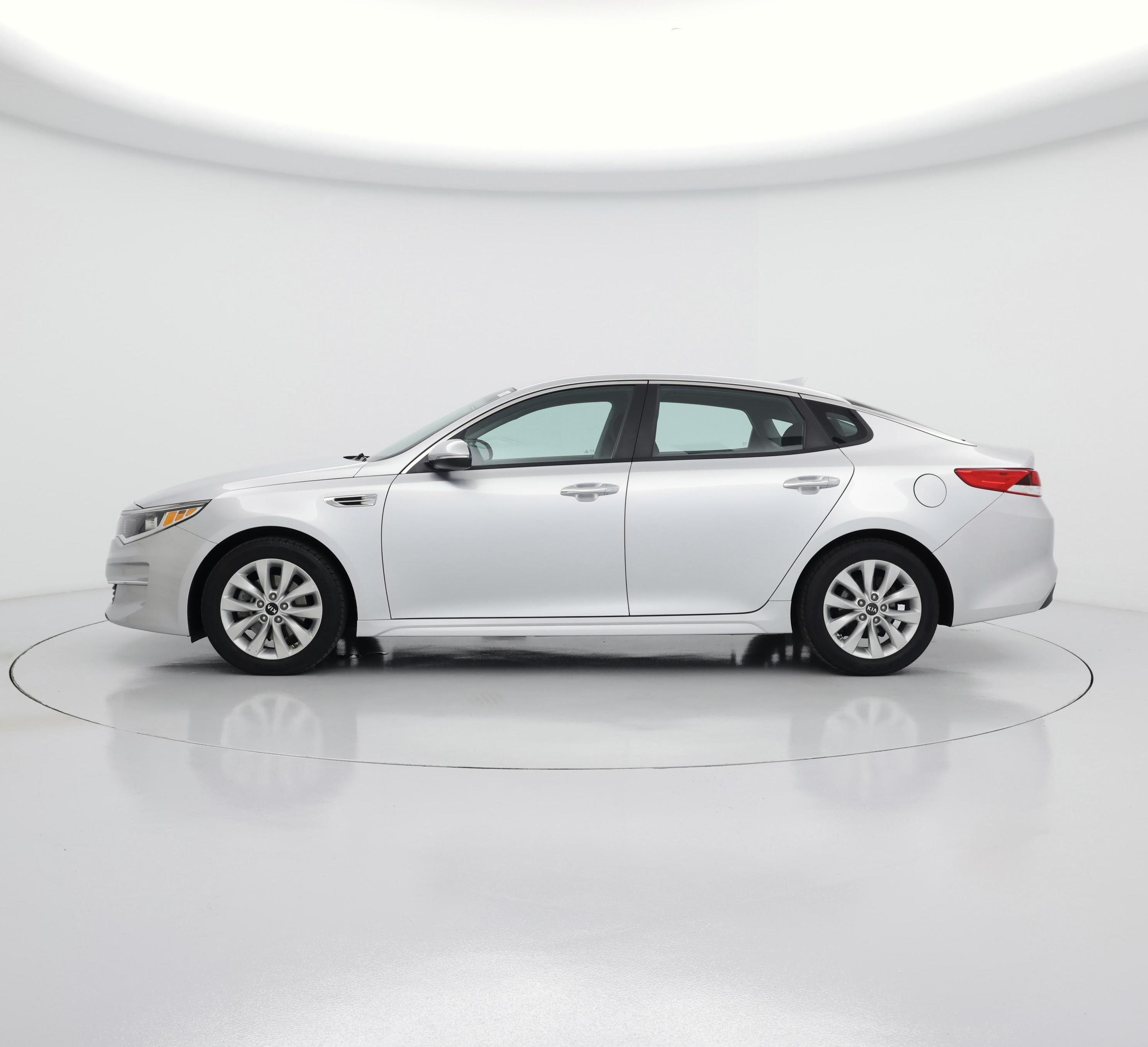 Thumbnail: 2018 Kia Optima - 3