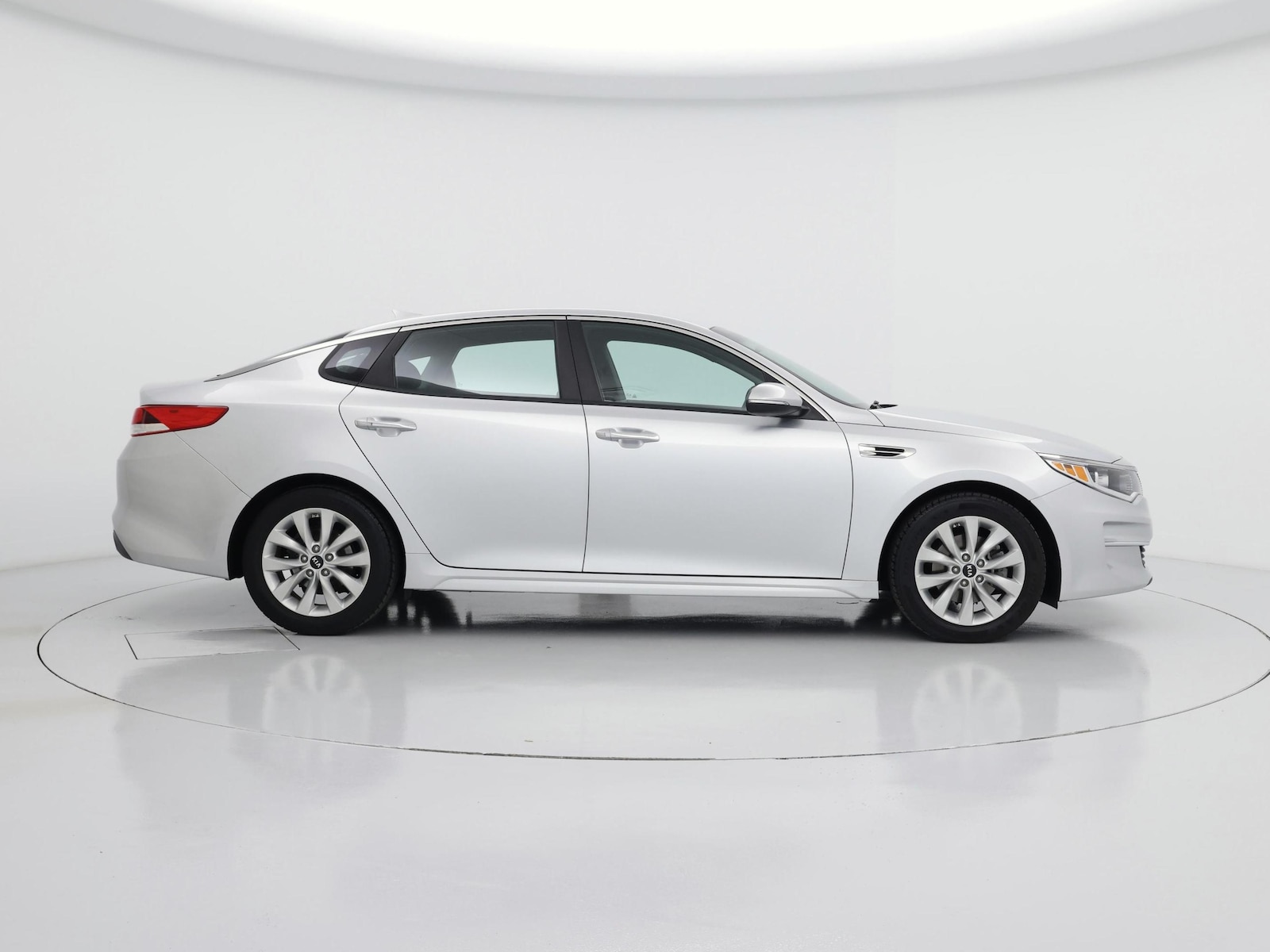 2018 Kia Optima LX - Photo 8