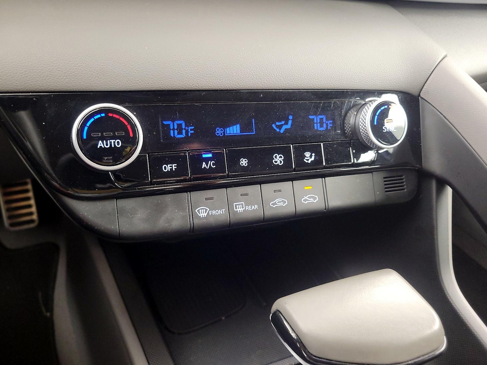 2025 Hyundai Elantra SEL - Photo 17