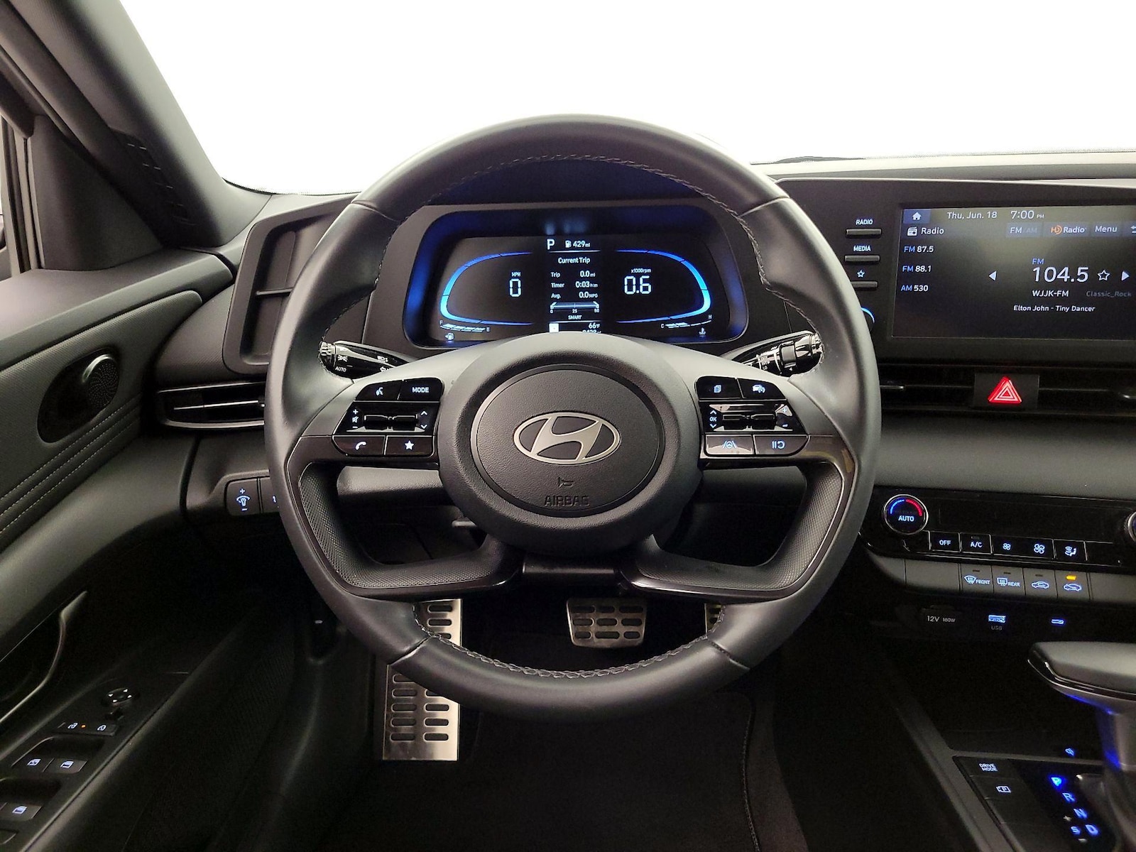 2025 Hyundai Elantra SEL - Photo 11