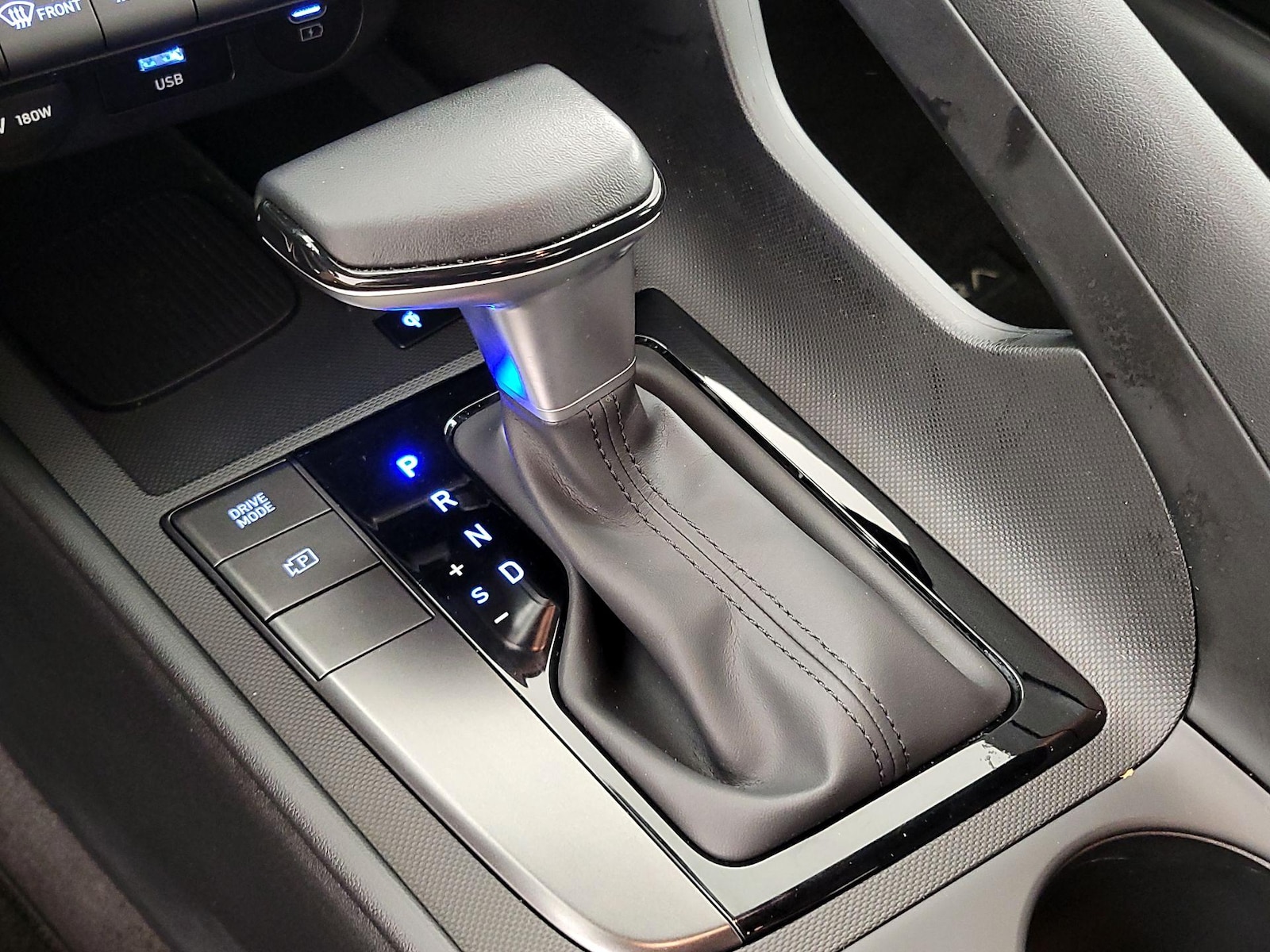 2025 Hyundai Elantra SEL - Photo 18