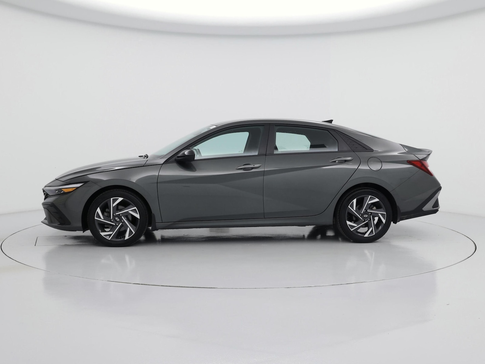 2025 Hyundai Elantra SEL - Photo 4