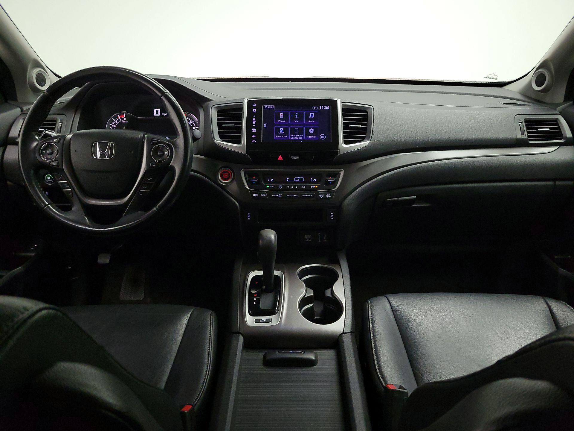 Thumbnail: 2017 Honda Pilot - 9
