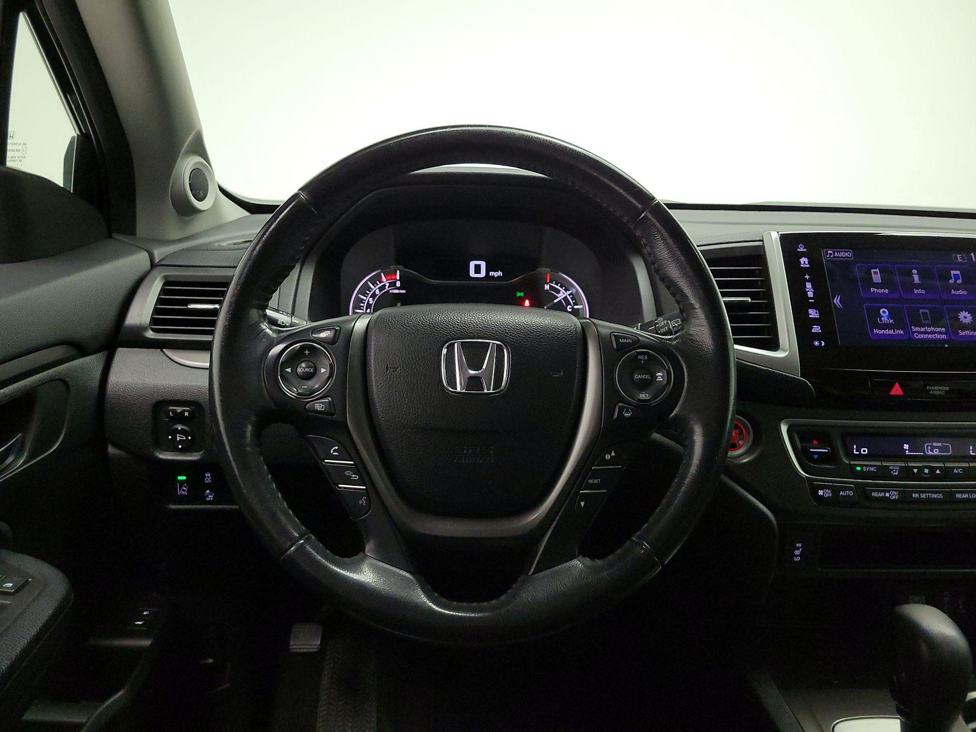 Thumbnail: 2017 Honda Pilot - 10