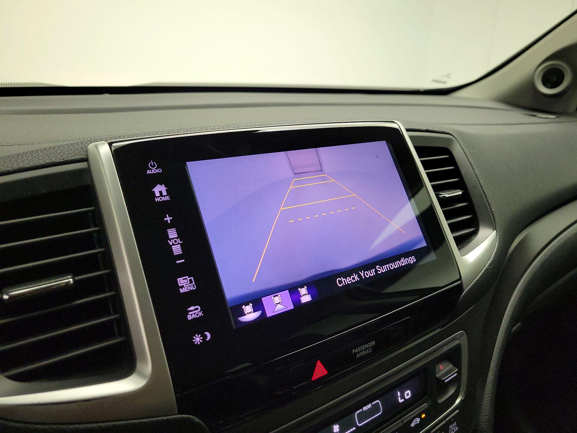 Thumbnail: 2017 Honda Pilot - 14