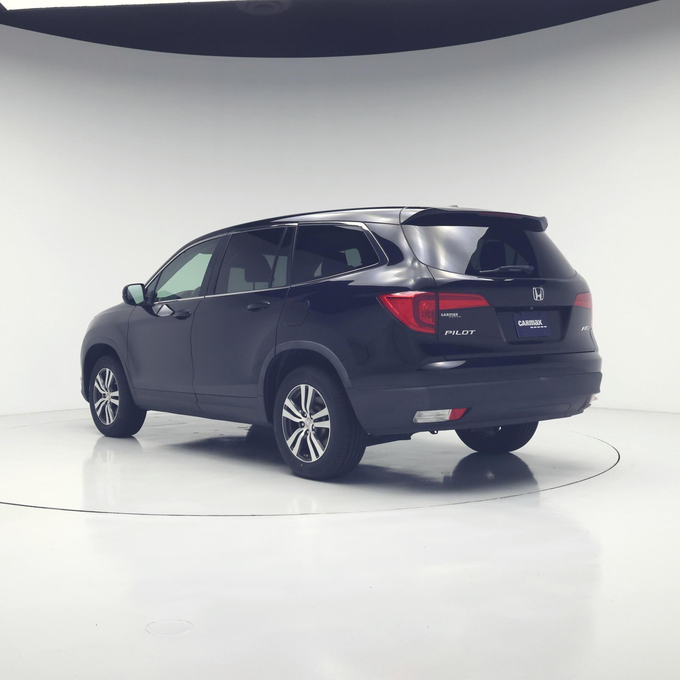 Thumbnail: 2017 Honda Pilot - 2