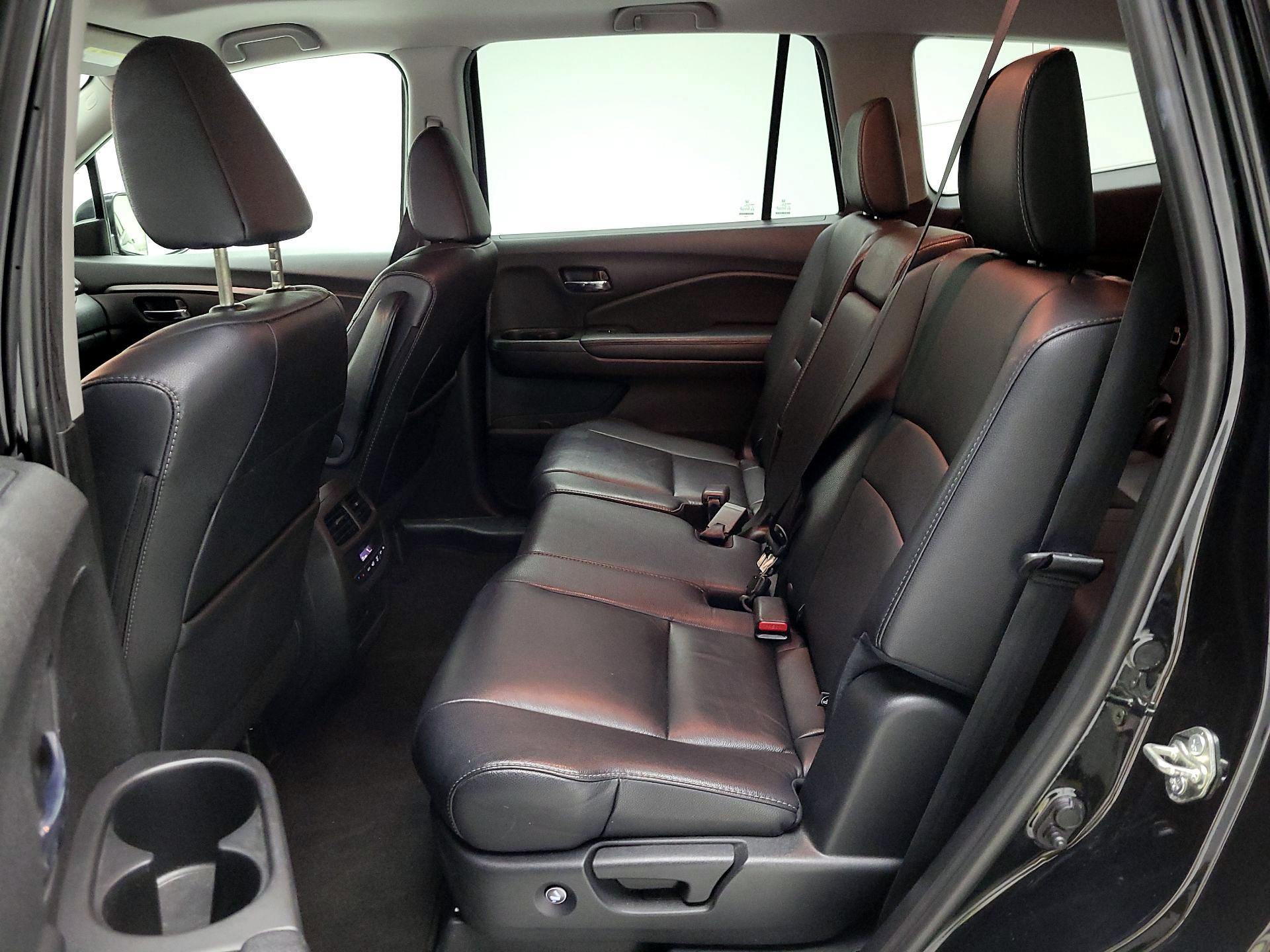 Thumbnail: 2017 Honda Pilot - 19
